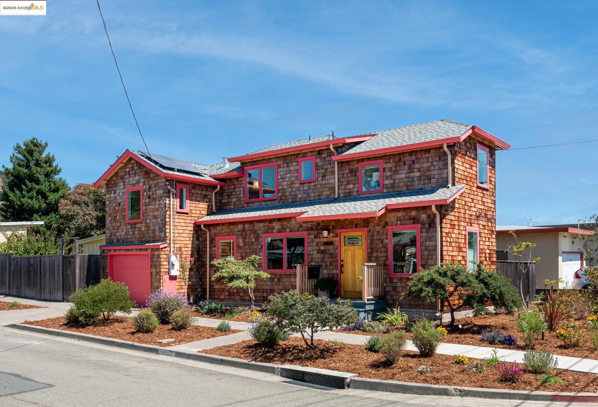 Detail Gallery Image 1 of 1 For 6806 Gladys, El Cerrito,  CA 94530 - 3 Beds | 2 Baths