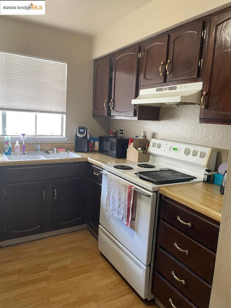 Detail Gallery Image 14 of 26 For 137 El Dorado Dr, Pittsburg,  CA 94565 - – Beds | – Baths