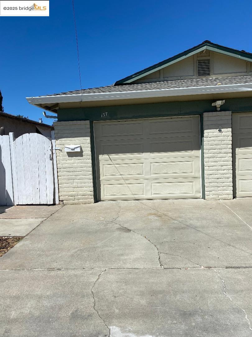Detail Gallery Image 3 of 26 For 137 El Dorado Dr, Pittsburg,  CA 94565 - – Beds | – Baths