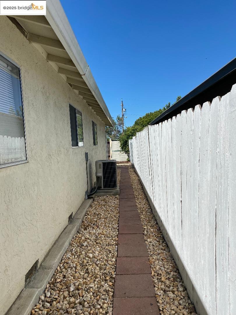 Detail Gallery Image 21 of 26 For 137 El Dorado Dr, Pittsburg,  CA 94565 - – Beds | – Baths