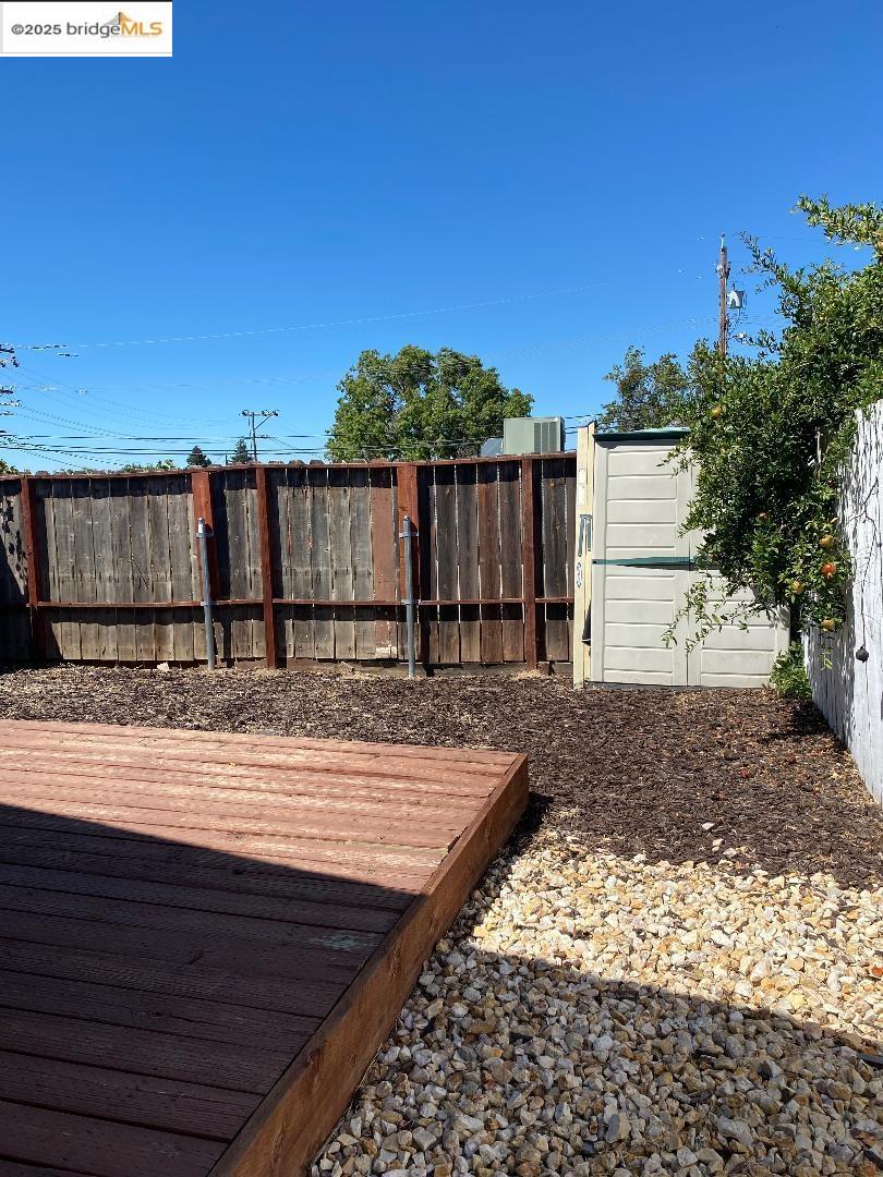 Detail Gallery Image 22 of 26 For 137 El Dorado Dr, Pittsburg,  CA 94565 - – Beds | – Baths