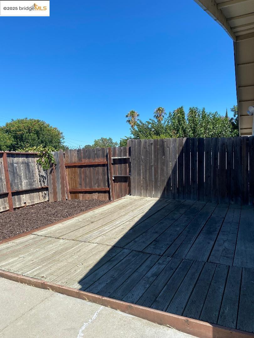 Detail Gallery Image 7 of 26 For 137 El Dorado Dr, Pittsburg,  CA 94565 - – Beds | – Baths