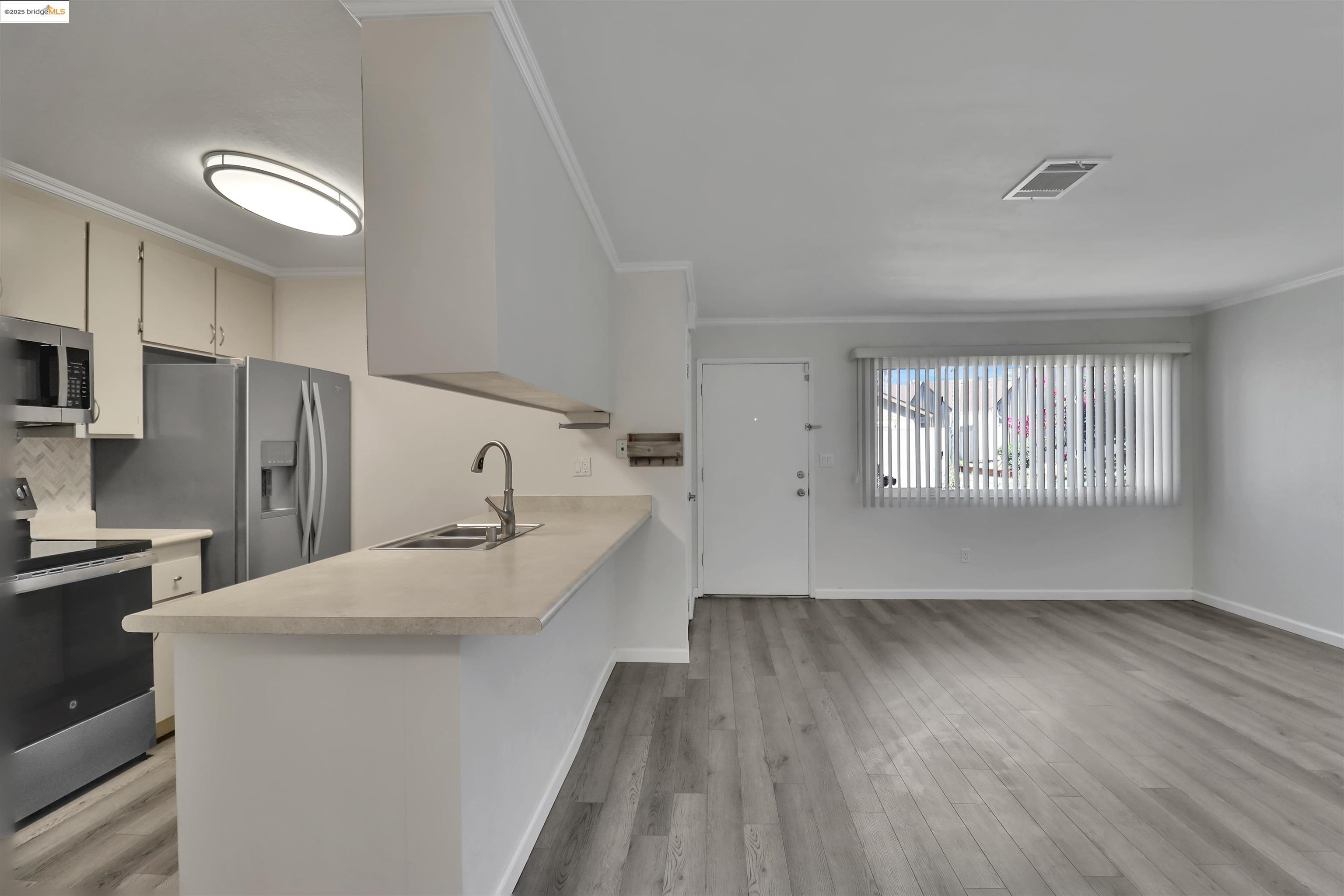 Photo #2: 41107234 Listing 
