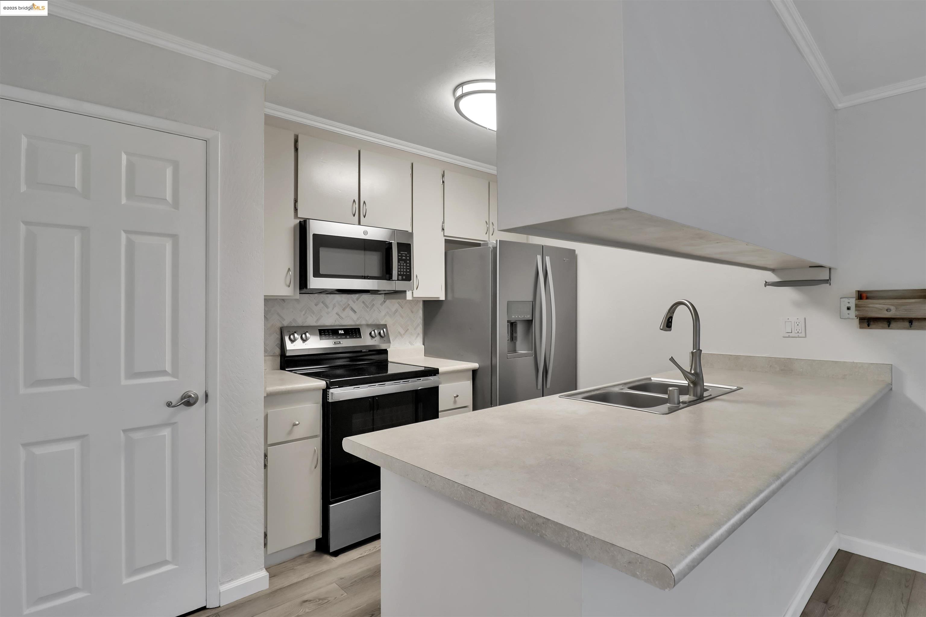 Photo #6: 41107234 Listing 