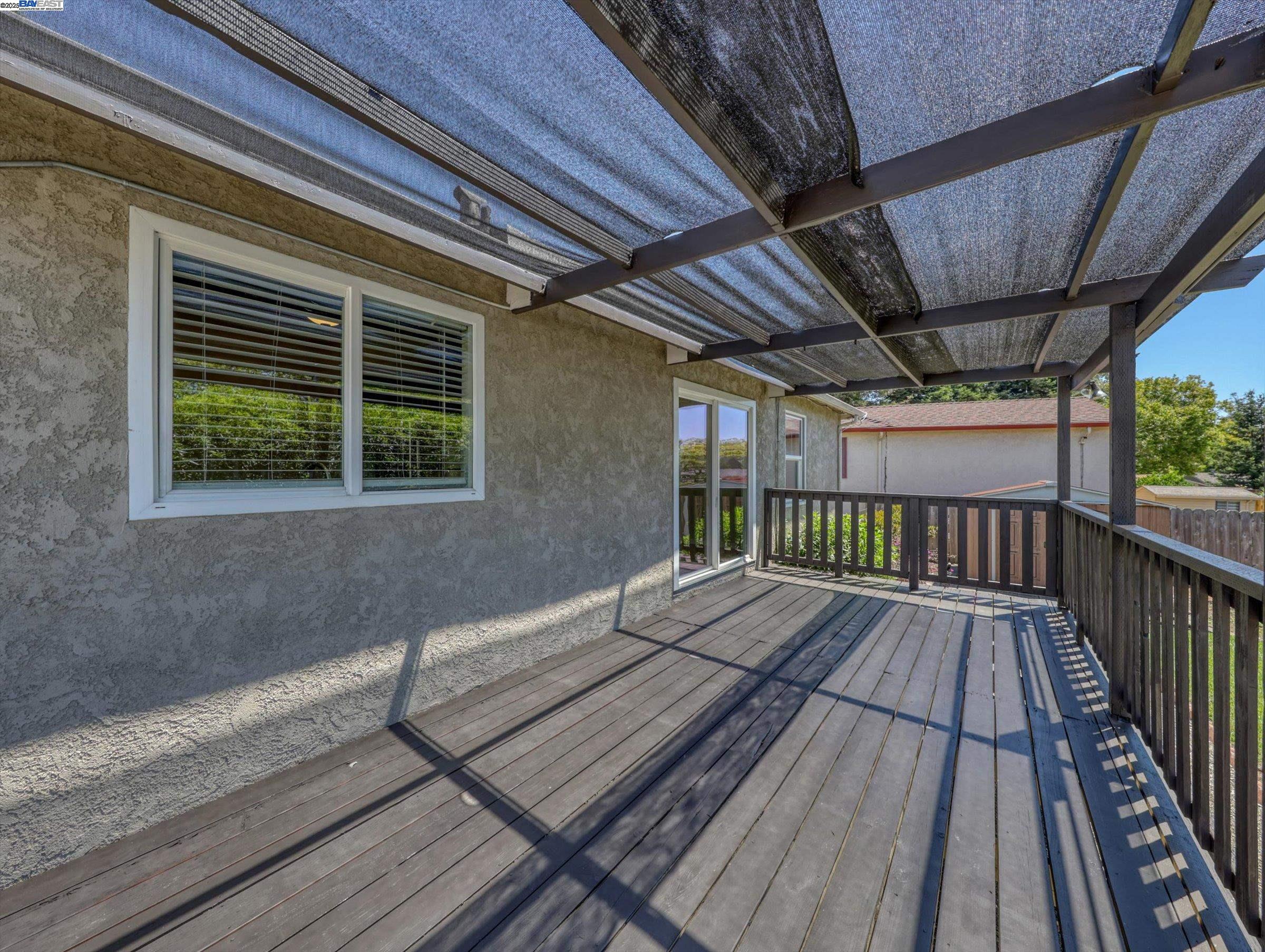 Detail Gallery Image 30 of 41 For 16111 Berkshire Dr, San Leandro,  CA 94578 - 2 Beds | 1 Baths
