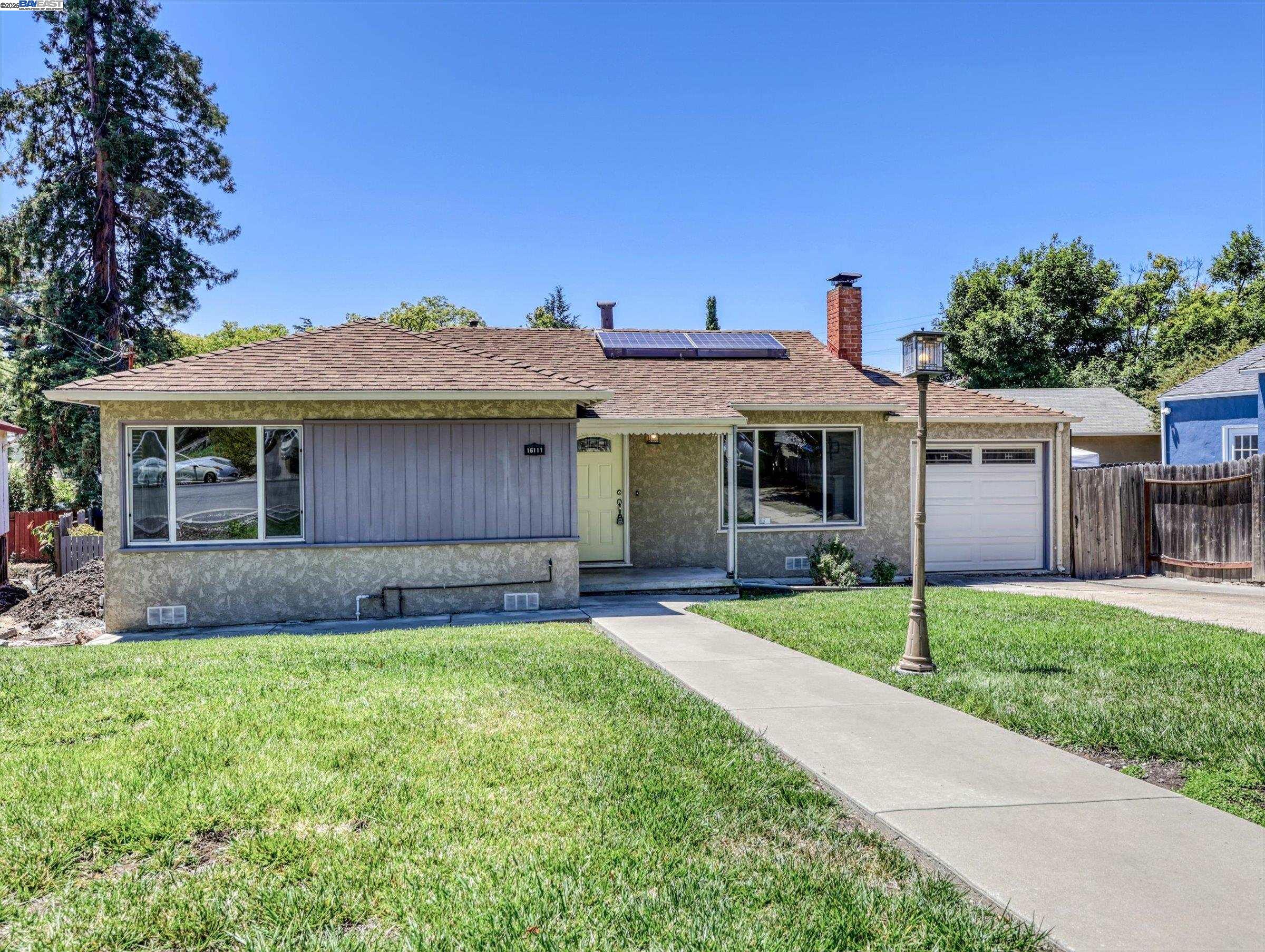 Detail Gallery Image 4 of 41 For 16111 Berkshire Dr, San Leandro,  CA 94578 - 2 Beds | 1 Baths