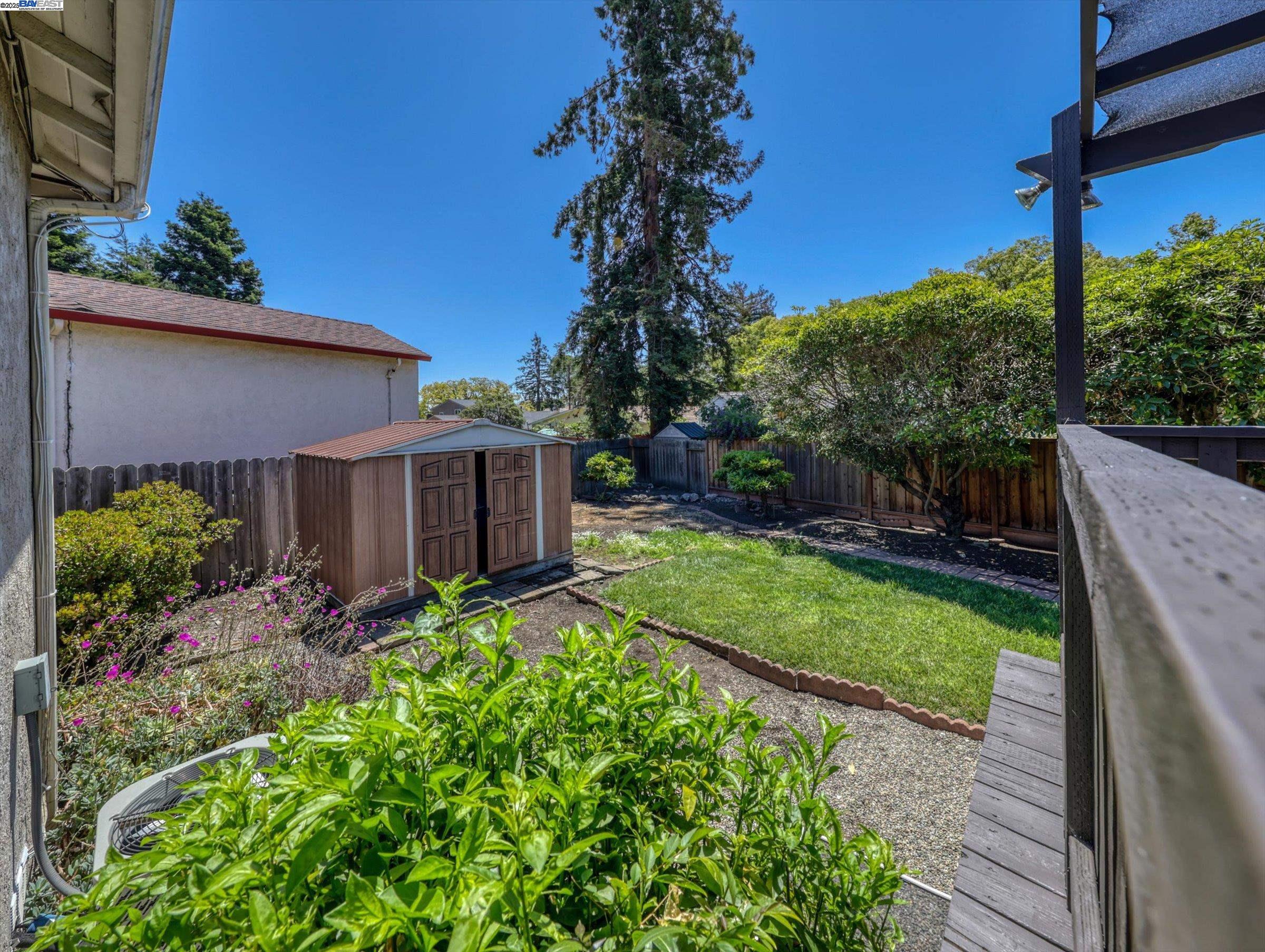 Detail Gallery Image 31 of 41 For 16111 Berkshire Dr, San Leandro,  CA 94578 - 2 Beds | 1 Baths