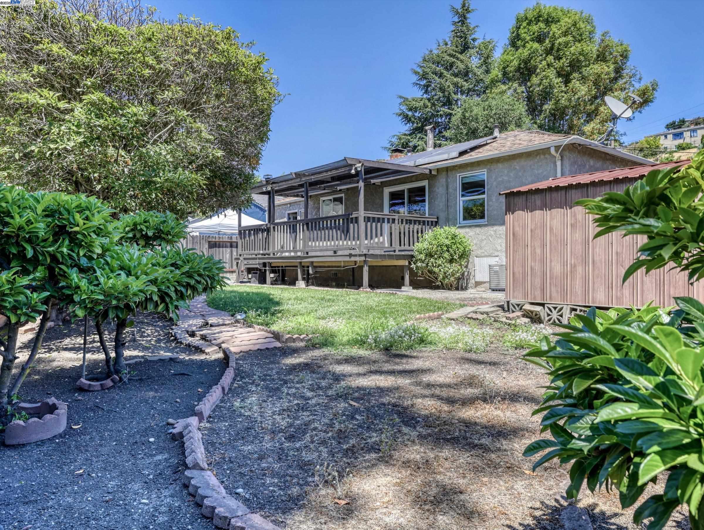 Detail Gallery Image 34 of 41 For 16111 Berkshire Dr, San Leandro,  CA 94578 - 2 Beds | 1 Baths