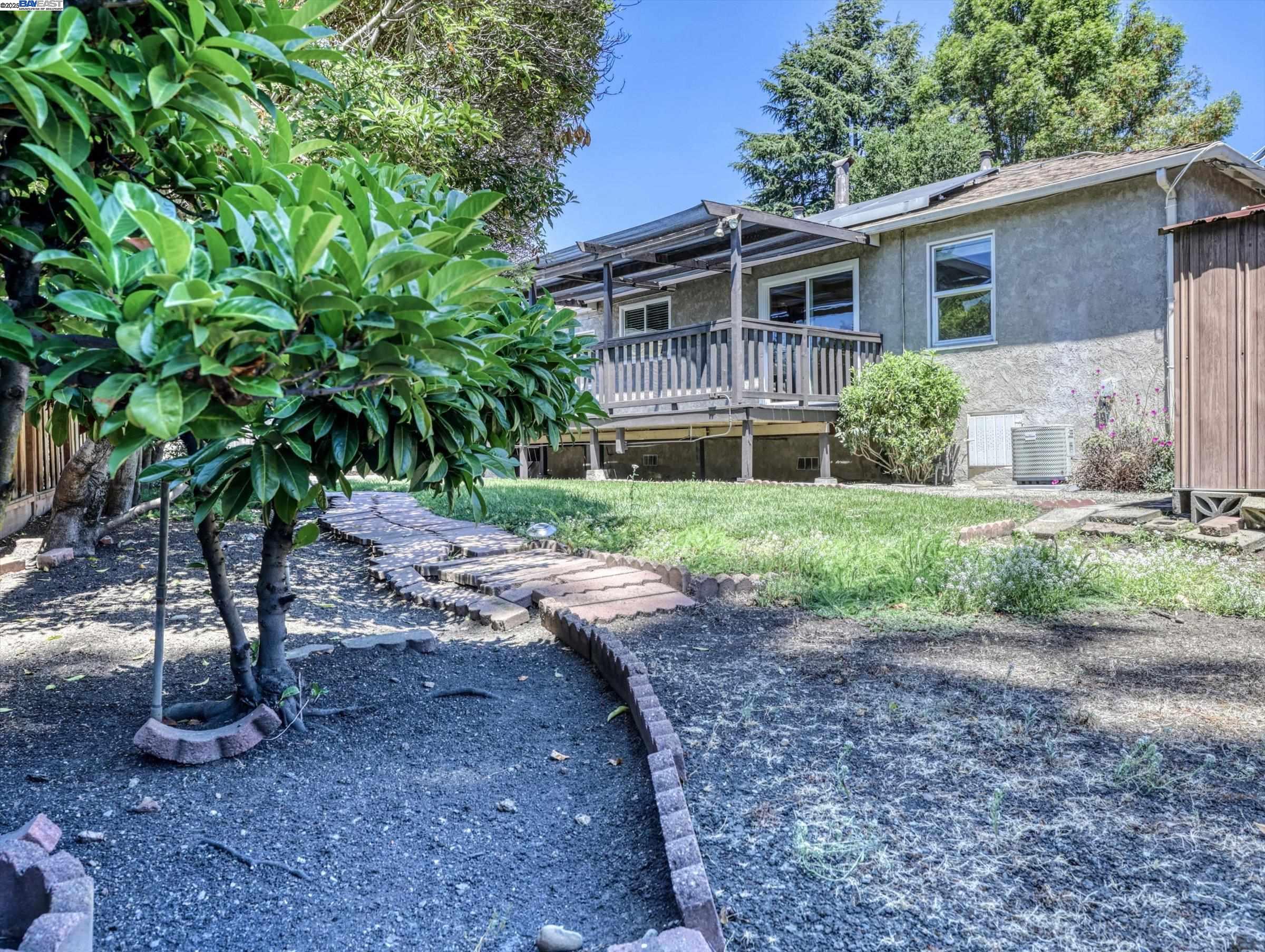 Detail Gallery Image 36 of 41 For 16111 Berkshire Dr, San Leandro,  CA 94578 - 2 Beds | 1 Baths
