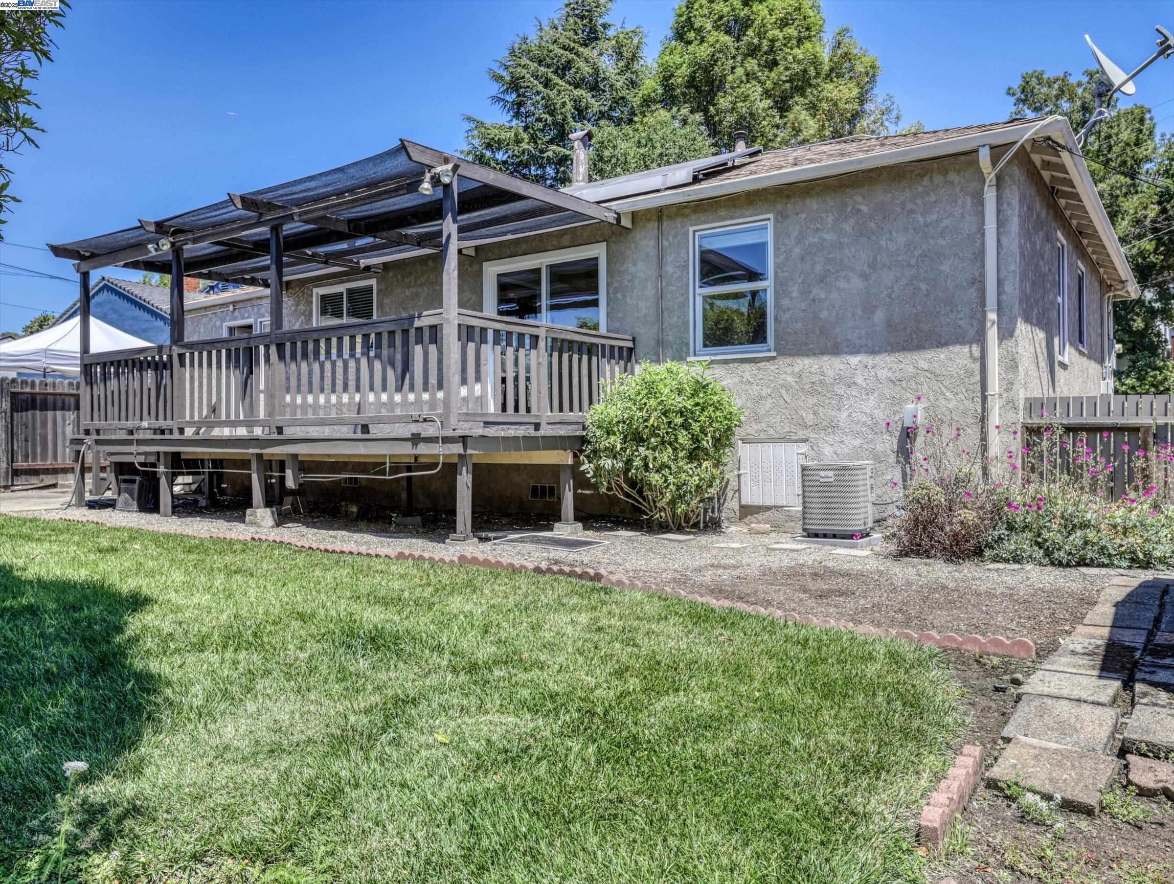Detail Gallery Image 37 of 41 For 16111 Berkshire Dr, San Leandro,  CA 94578 - 2 Beds | 1 Baths