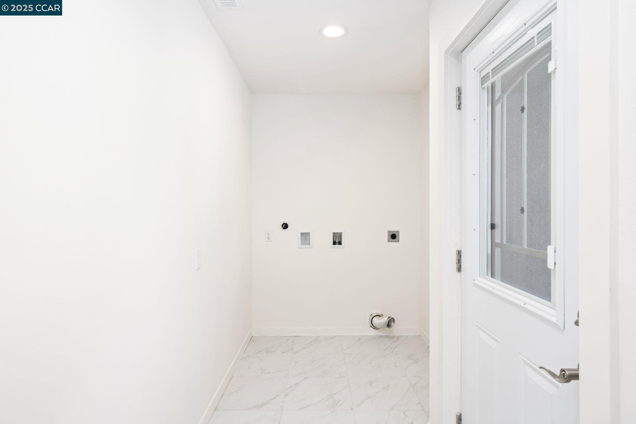 Detail Gallery Image 18 of 44 For 3225 Cowell Rd, Concord,  CA 94518 - 3 Beds | 2 Baths