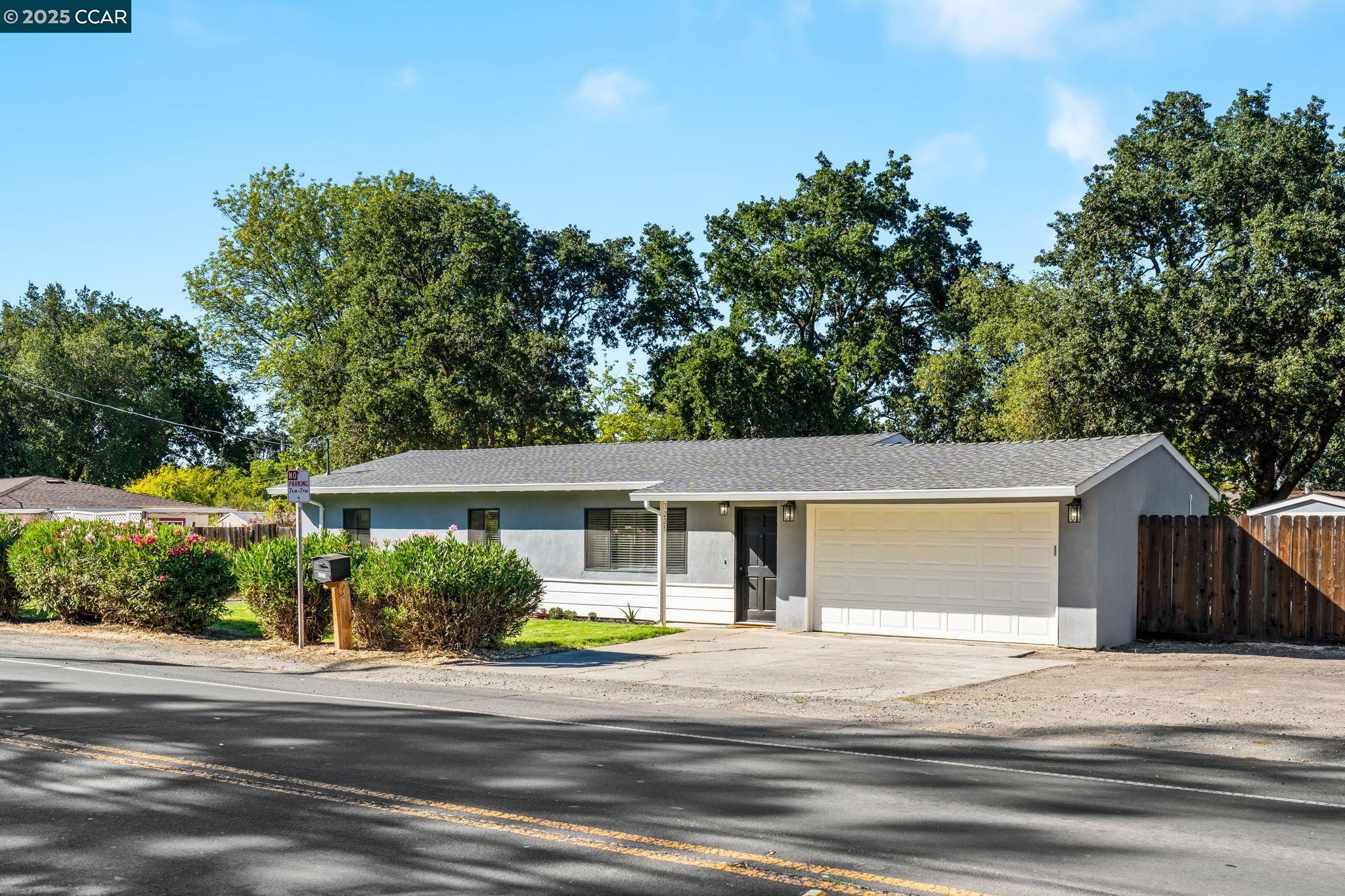 Detail Gallery Image 23 of 44 For 3225 Cowell Rd, Concord,  CA 94518 - 3 Beds | 2 Baths