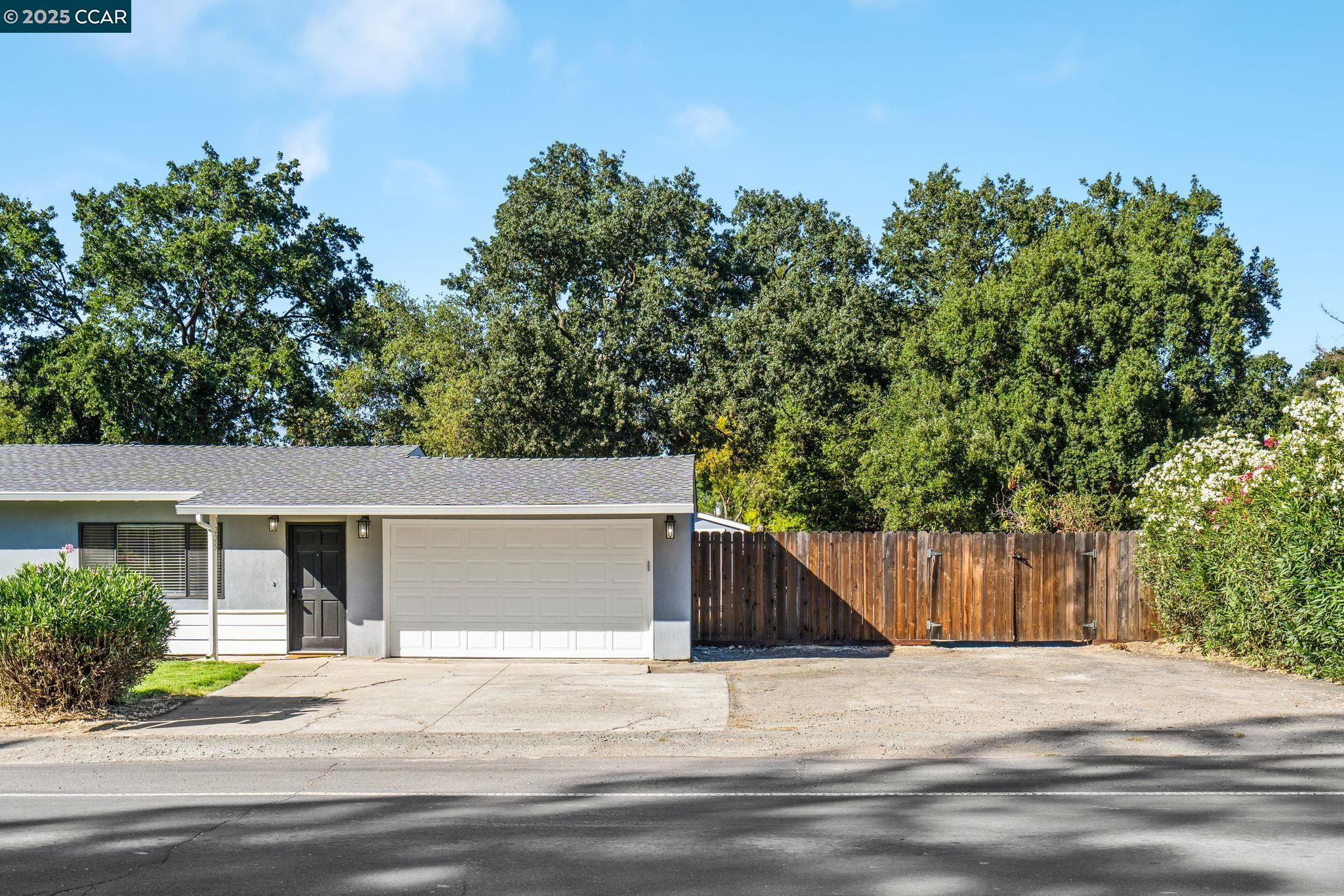 Detail Gallery Image 24 of 44 For 3225 Cowell Rd, Concord,  CA 94518 - 3 Beds | 2 Baths