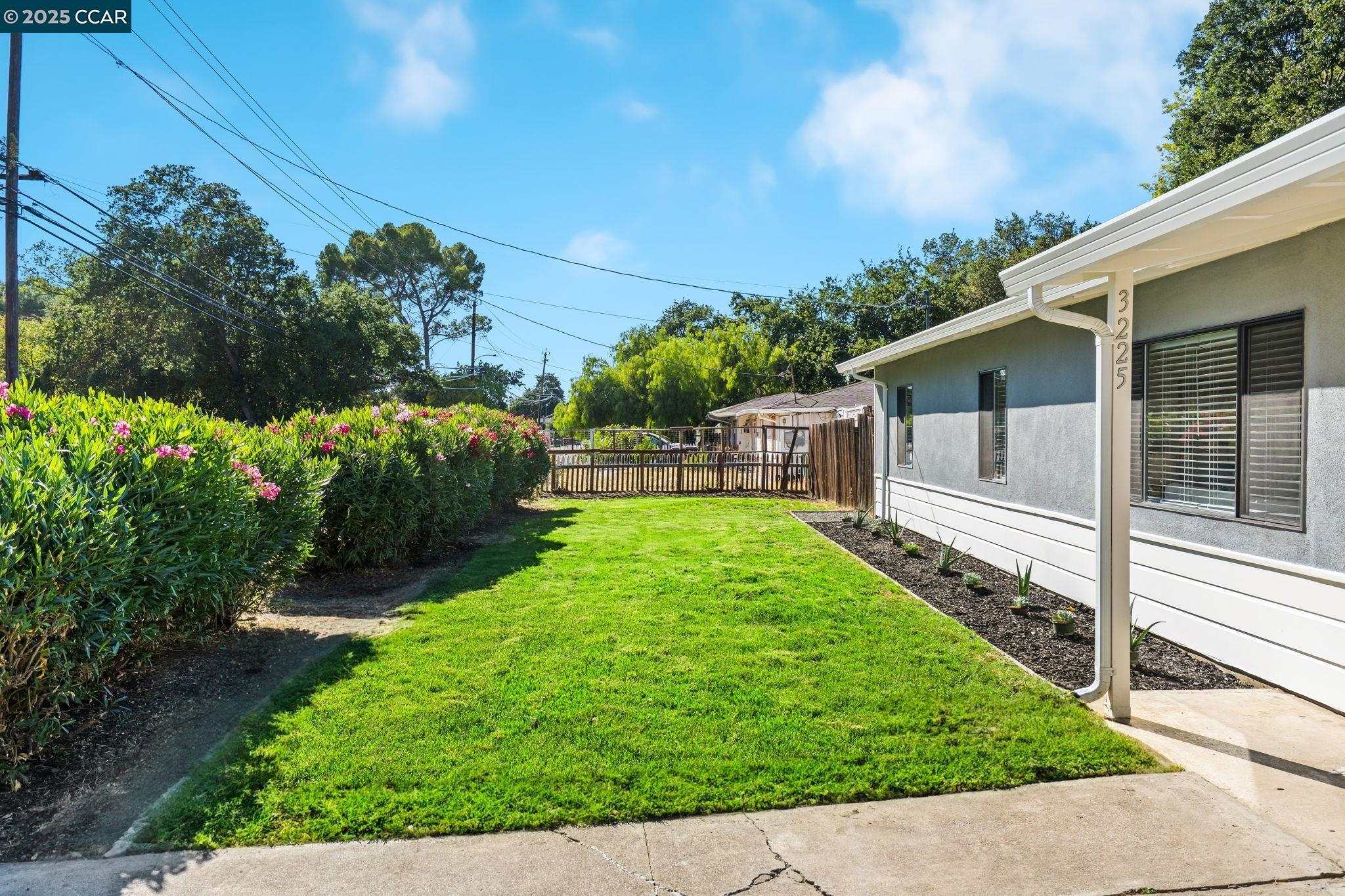 Detail Gallery Image 26 of 44 For 3225 Cowell Rd, Concord,  CA 94518 - 3 Beds | 2 Baths