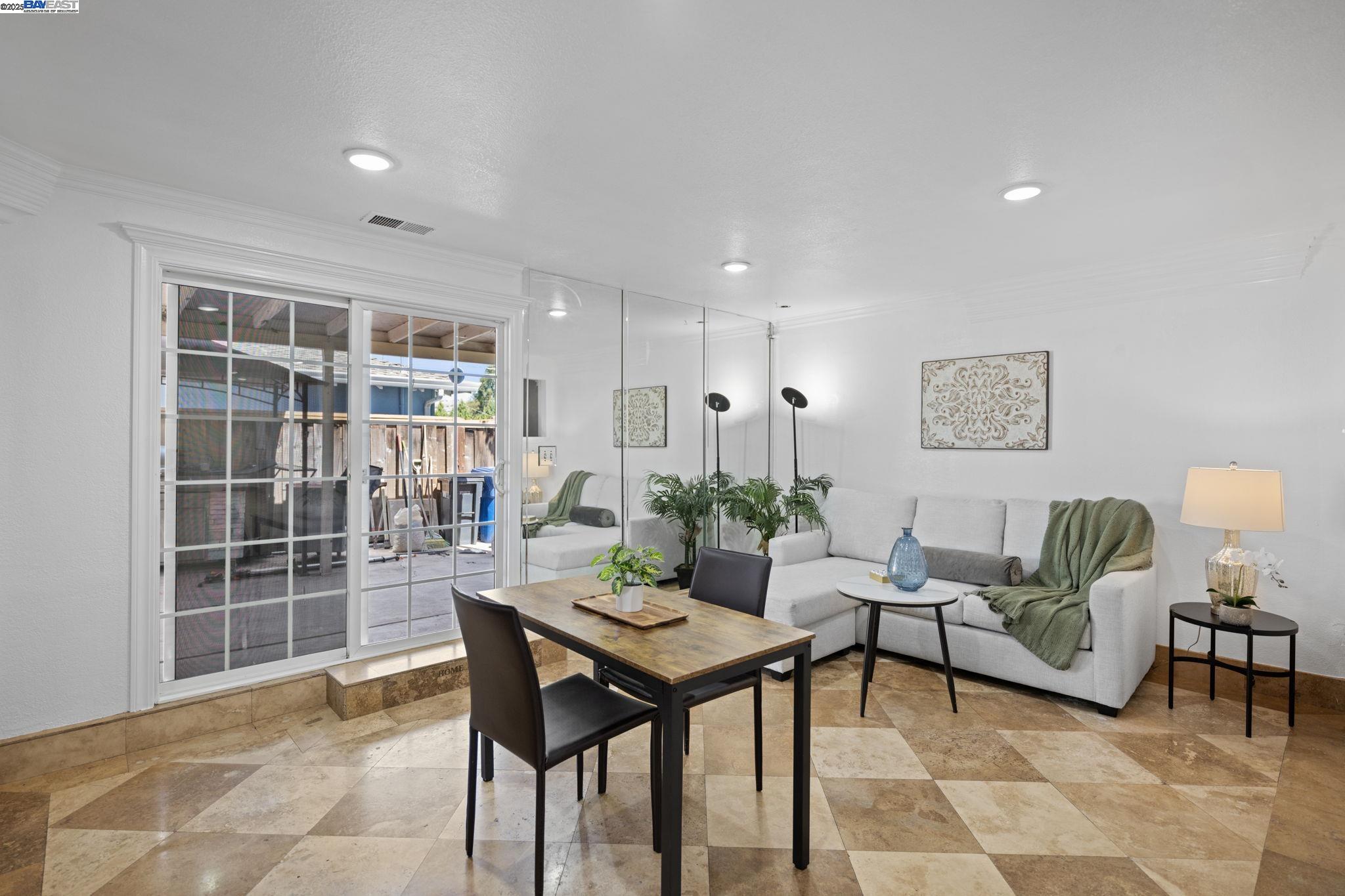 Detail Gallery Image 11 of 54 For 30565 Prestwick Ave, Hayward,  CA 94544 - 4 Beds | 3 Baths