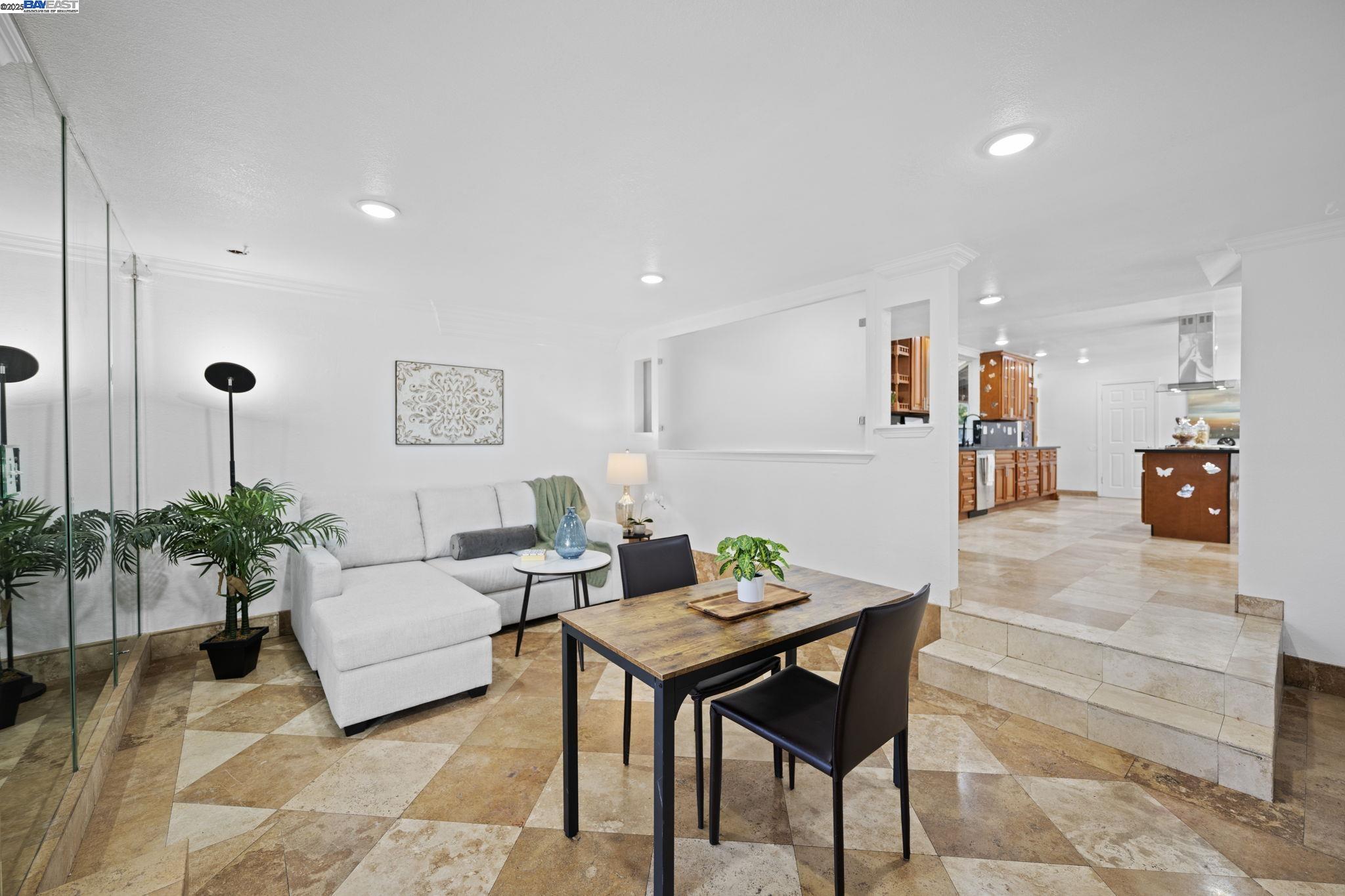 Detail Gallery Image 12 of 54 For 30565 Prestwick Ave, Hayward,  CA 94544 - 4 Beds | 3 Baths