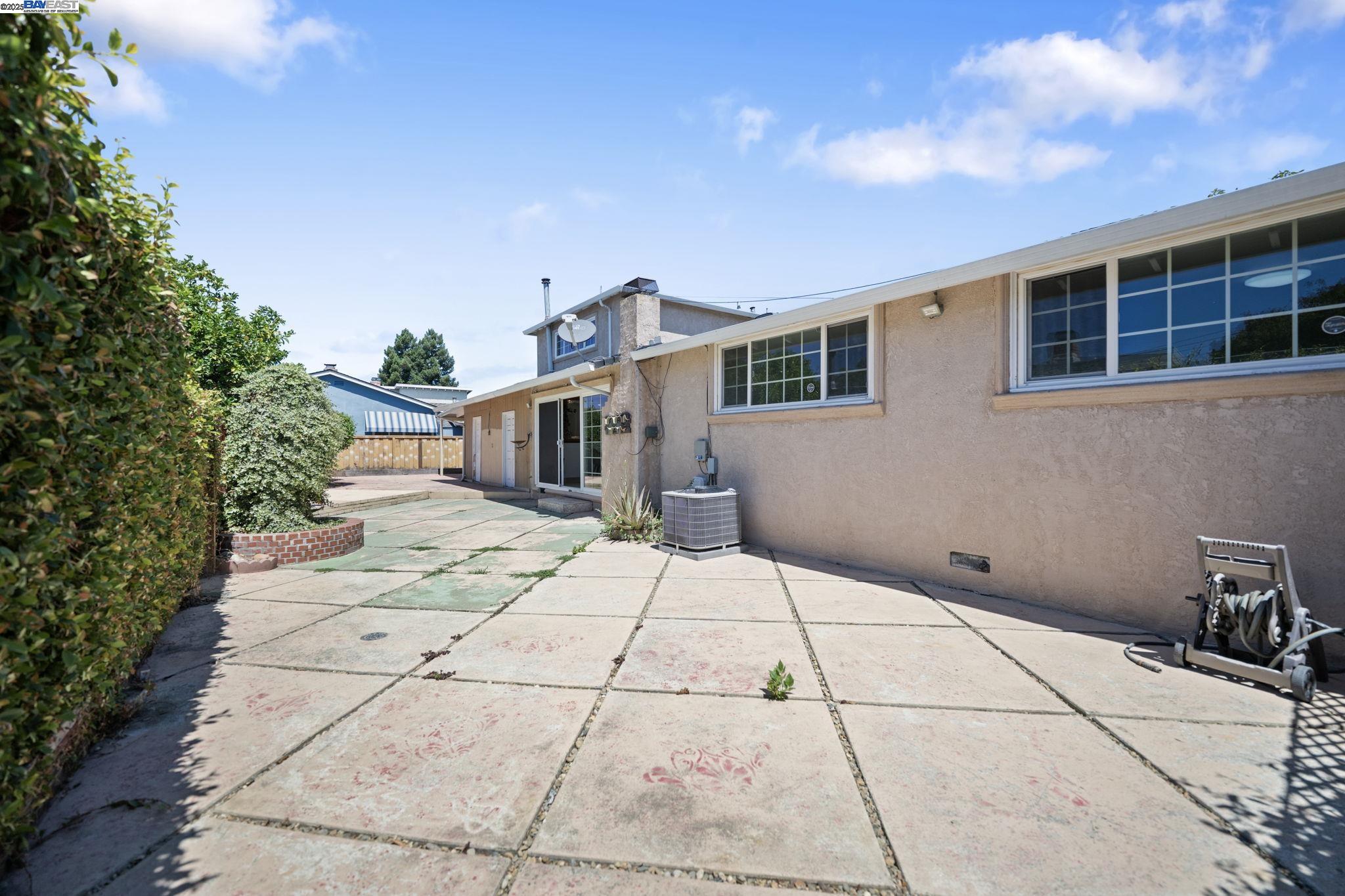 Detail Gallery Image 32 of 54 For 30565 Prestwick Ave, Hayward,  CA 94544 - 4 Beds | 3 Baths