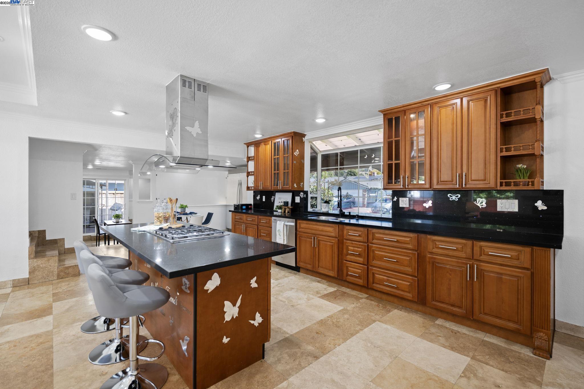 Detail Gallery Image 5 of 54 For 30565 Prestwick Ave, Hayward,  CA 94544 - 4 Beds | 3 Baths