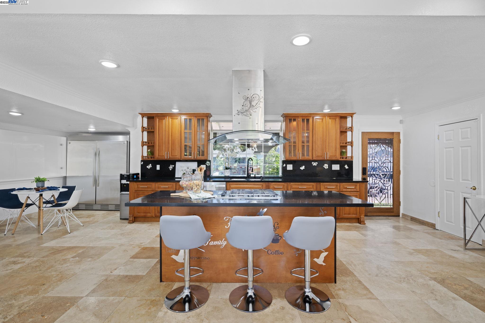 Detail Gallery Image 6 of 54 For 30565 Prestwick Ave, Hayward,  CA 94544 - 4 Beds | 3 Baths