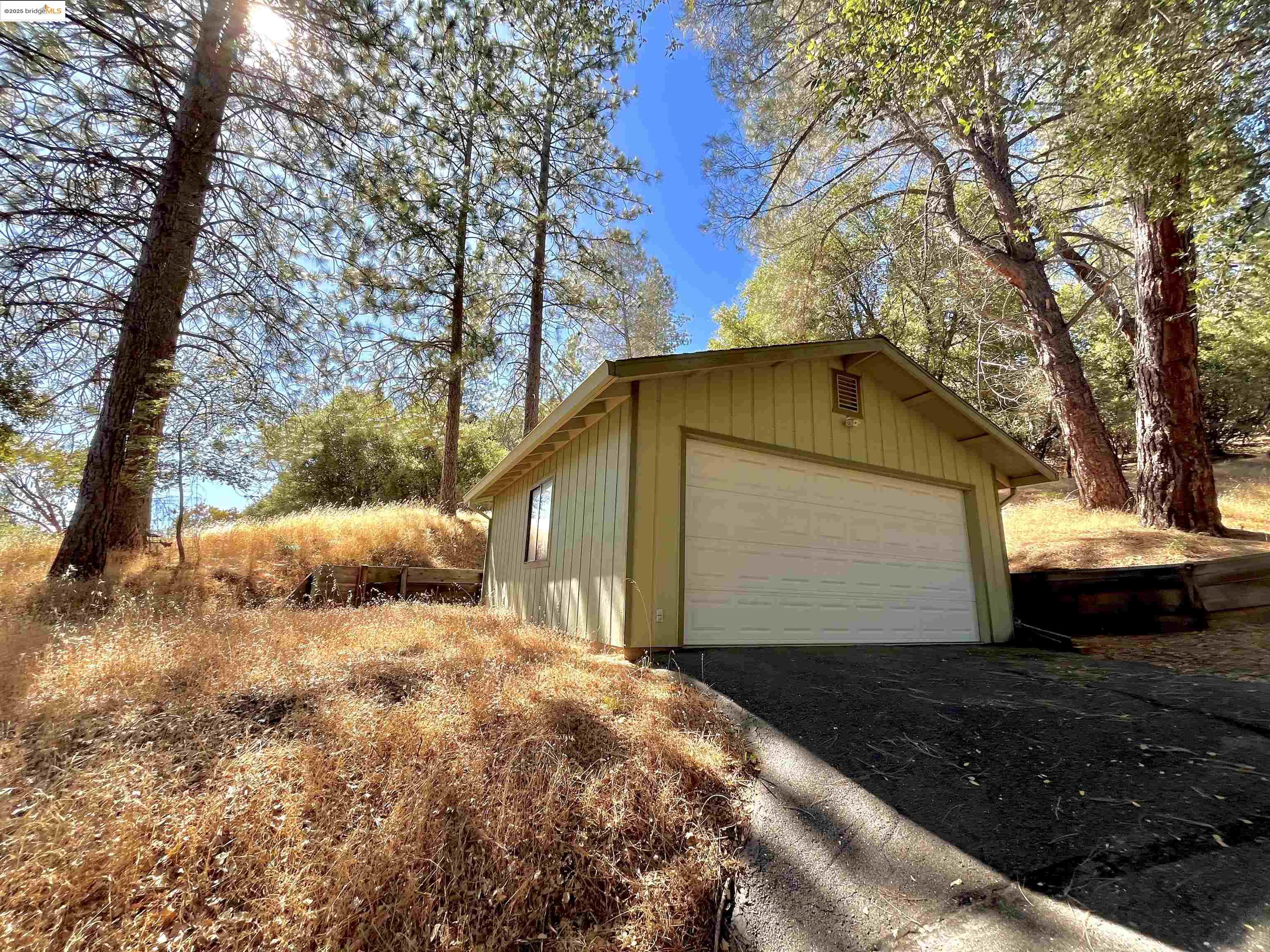 Detail Gallery Image 4 of 56 For 20872 Mckinley Way, Groveland,  CA 95321 - 2 Beds | 2 Baths