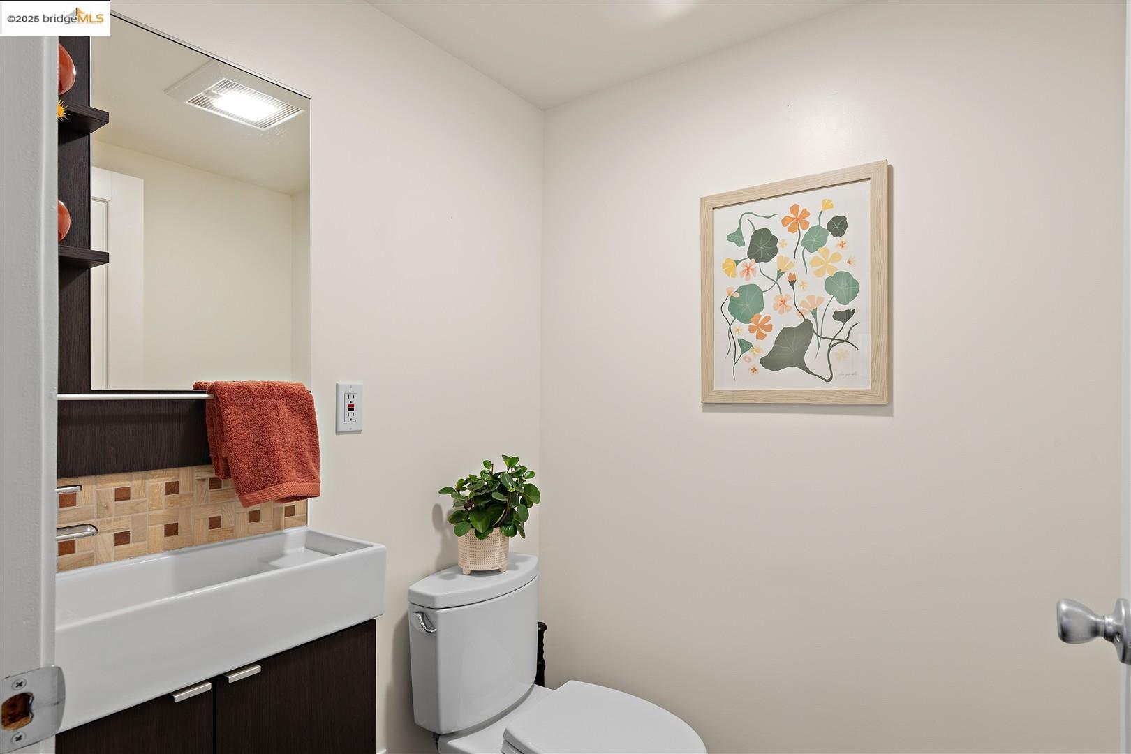 Detail Gallery Image 21 of 60 For 1000 Navellier St, El Cerrito,  CA 94530 - 3 Beds | 2/1 Baths