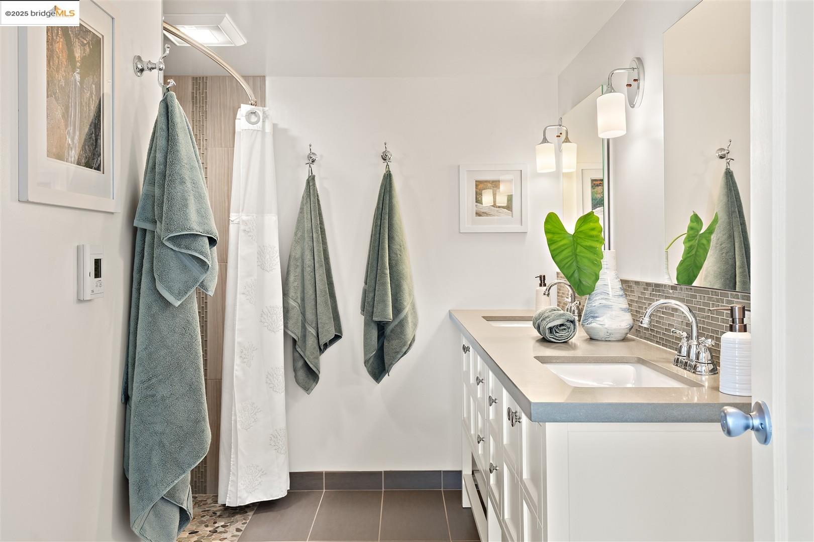 Detail Gallery Image 26 of 60 For 1000 Navellier St, El Cerrito,  CA 94530 - 3 Beds | 2/1 Baths