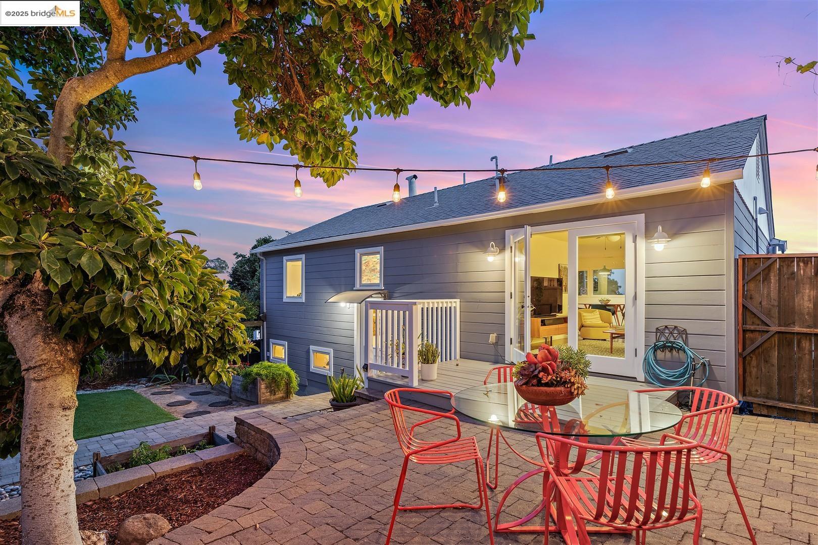 Detail Gallery Image 36 of 60 For 1000 Navellier St, El Cerrito,  CA 94530 - 3 Beds | 2/1 Baths