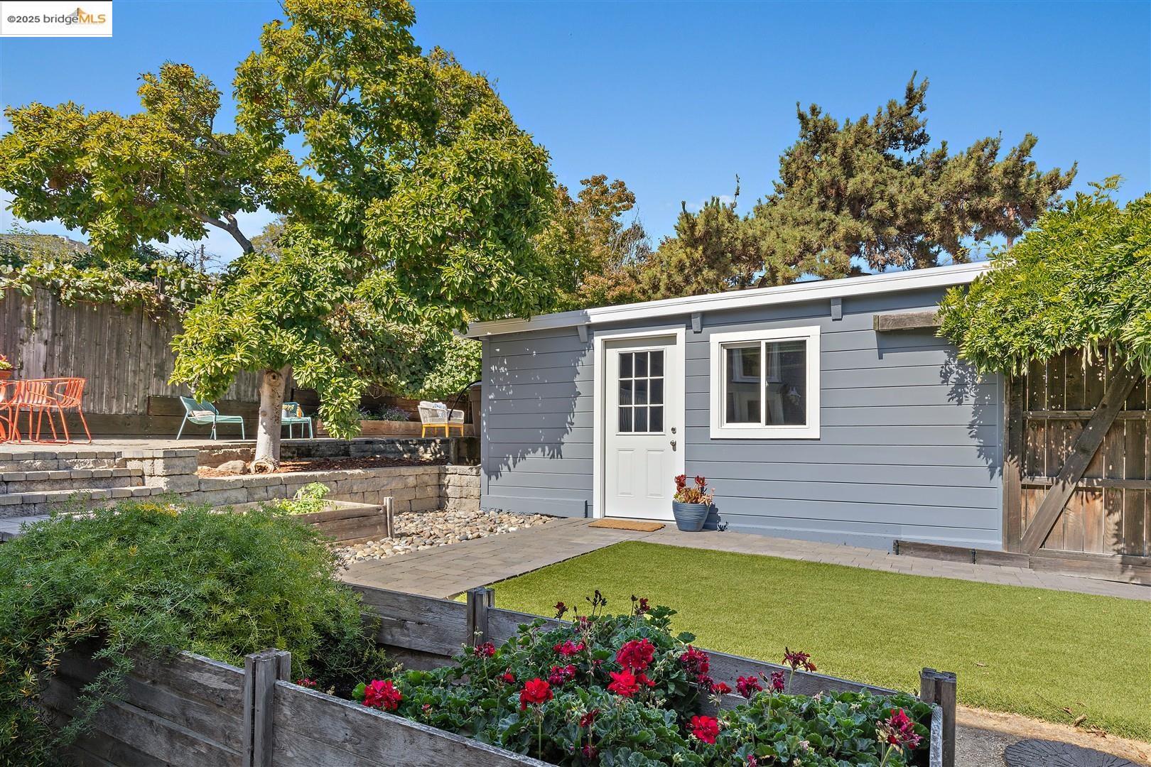 Detail Gallery Image 38 of 60 For 1000 Navellier St, El Cerrito,  CA 94530 - 3 Beds | 2/1 Baths