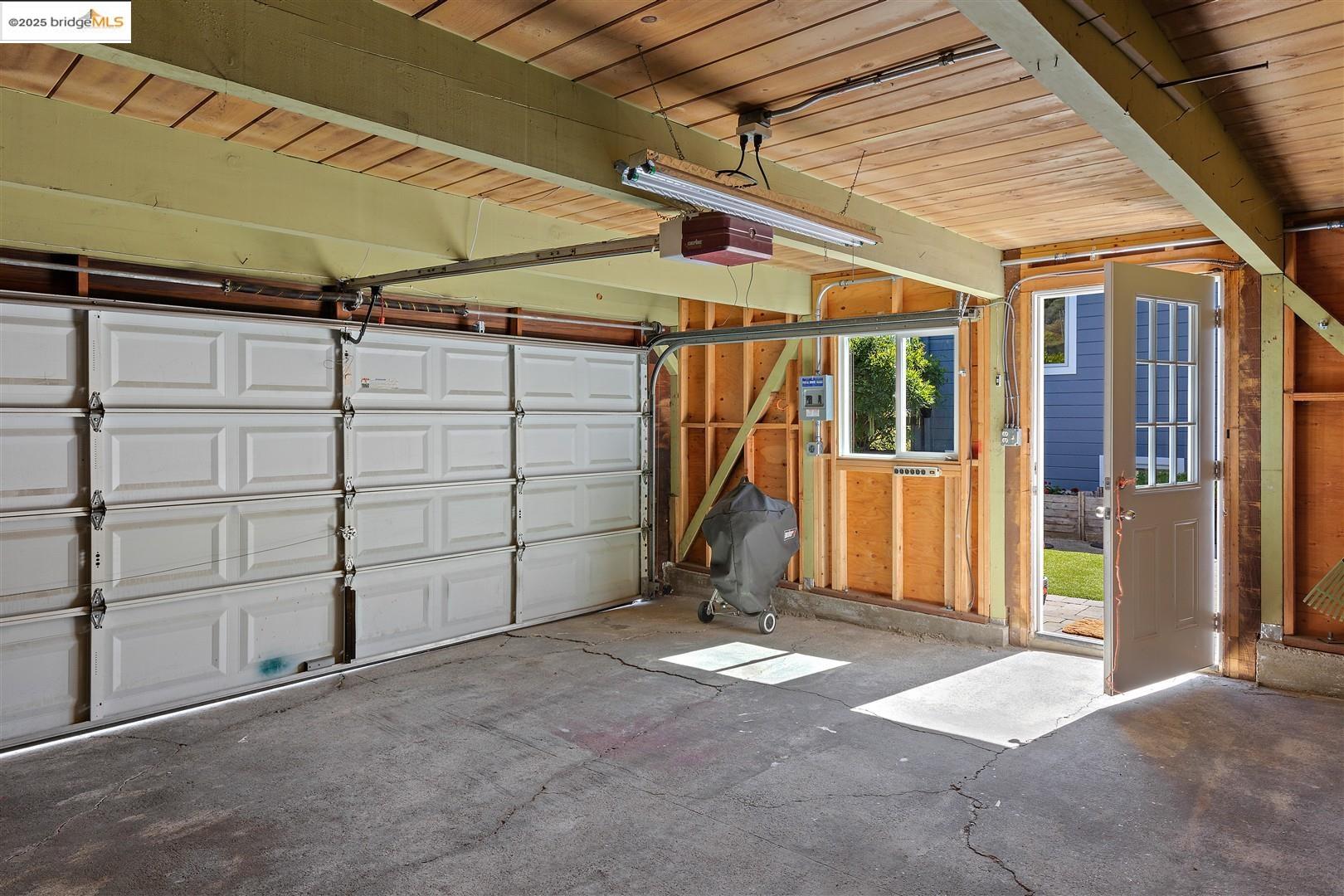 Detail Gallery Image 39 of 60 For 1000 Navellier St, El Cerrito,  CA 94530 - 3 Beds | 2/1 Baths