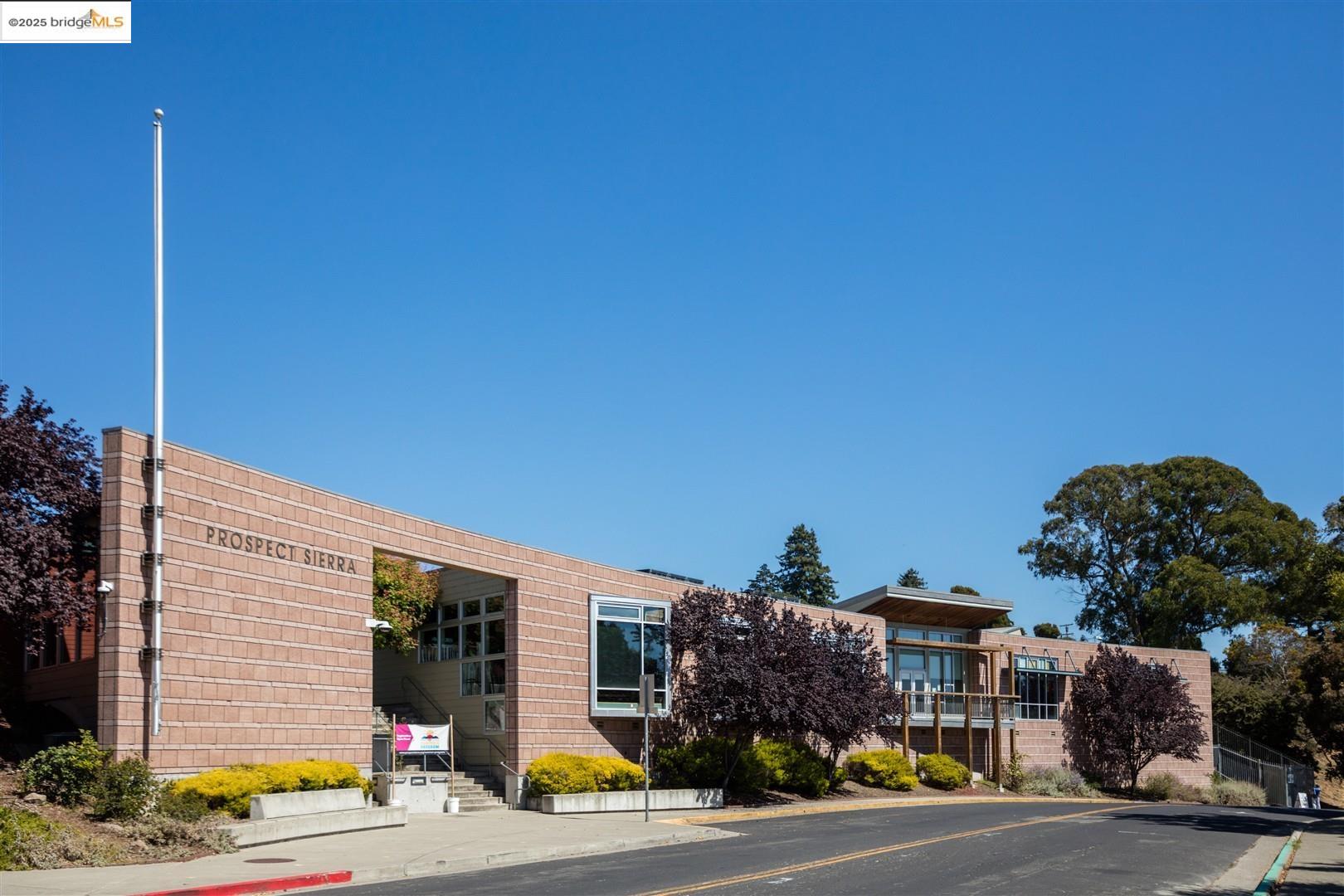 Detail Gallery Image 48 of 60 For 1000 Navellier St, El Cerrito,  CA 94530 - 3 Beds | 2/1 Baths