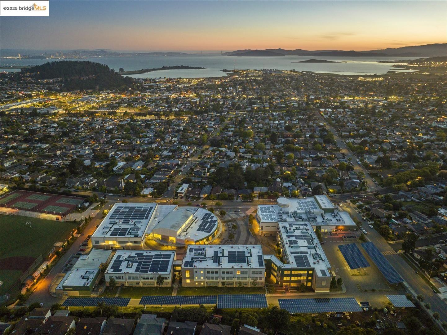 Detail Gallery Image 57 of 60 For 1000 Navellier St, El Cerrito,  CA 94530 - 3 Beds | 2/1 Baths
