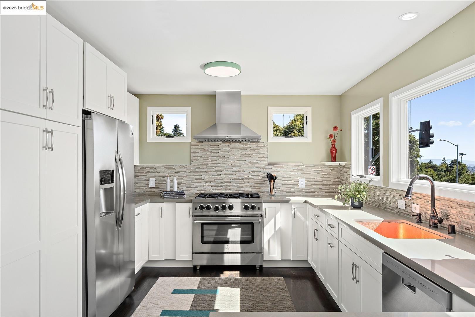 Detail Gallery Image 9 of 60 For 1000 Navellier St, El Cerrito,  CA 94530 - 3 Beds | 2/1 Baths