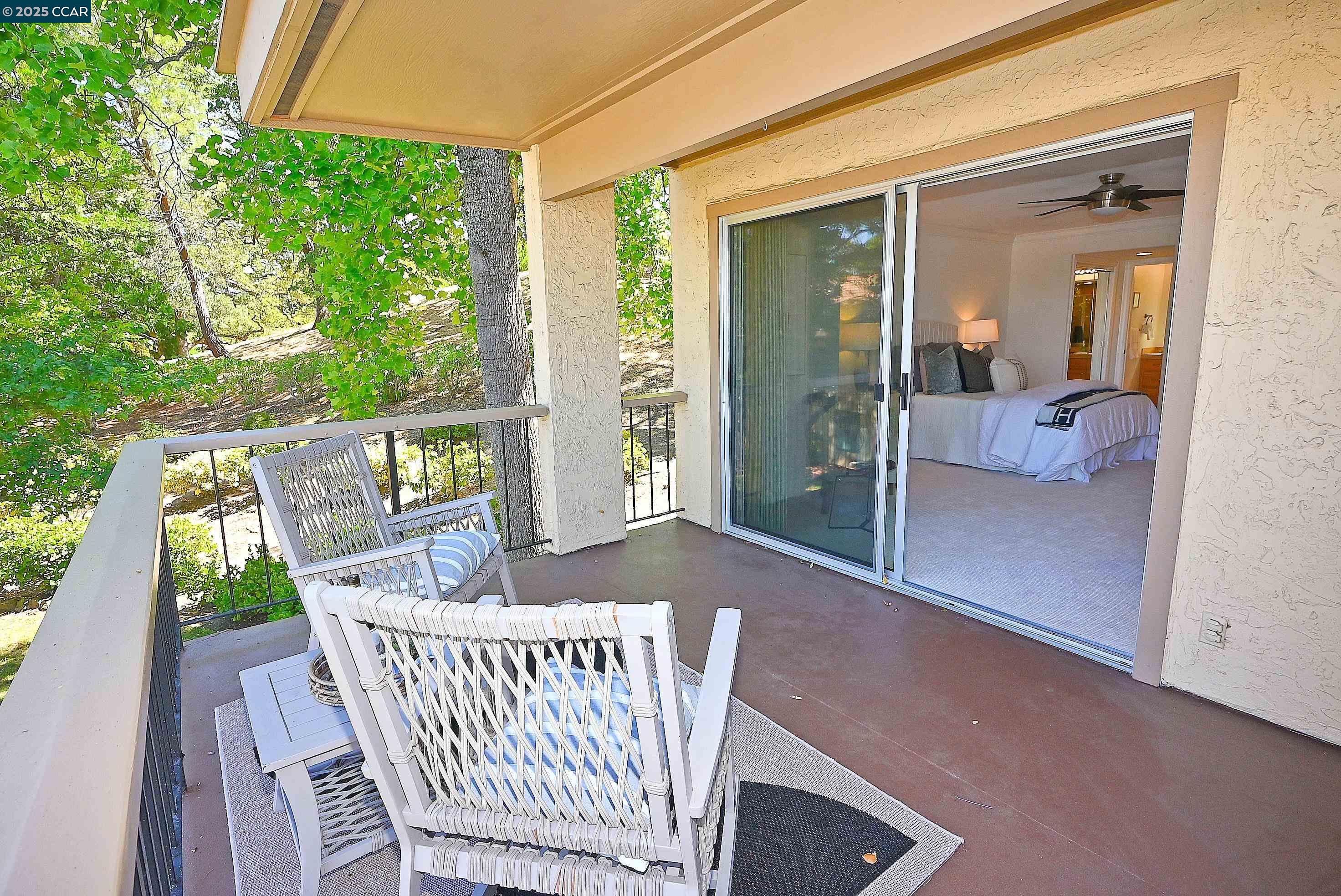 Detail Gallery Image 6 of 36 For 1805 Ptarmigan Dr 1a,  Walnut Creek,  CA 94595 - 2 Beds | 2 Baths