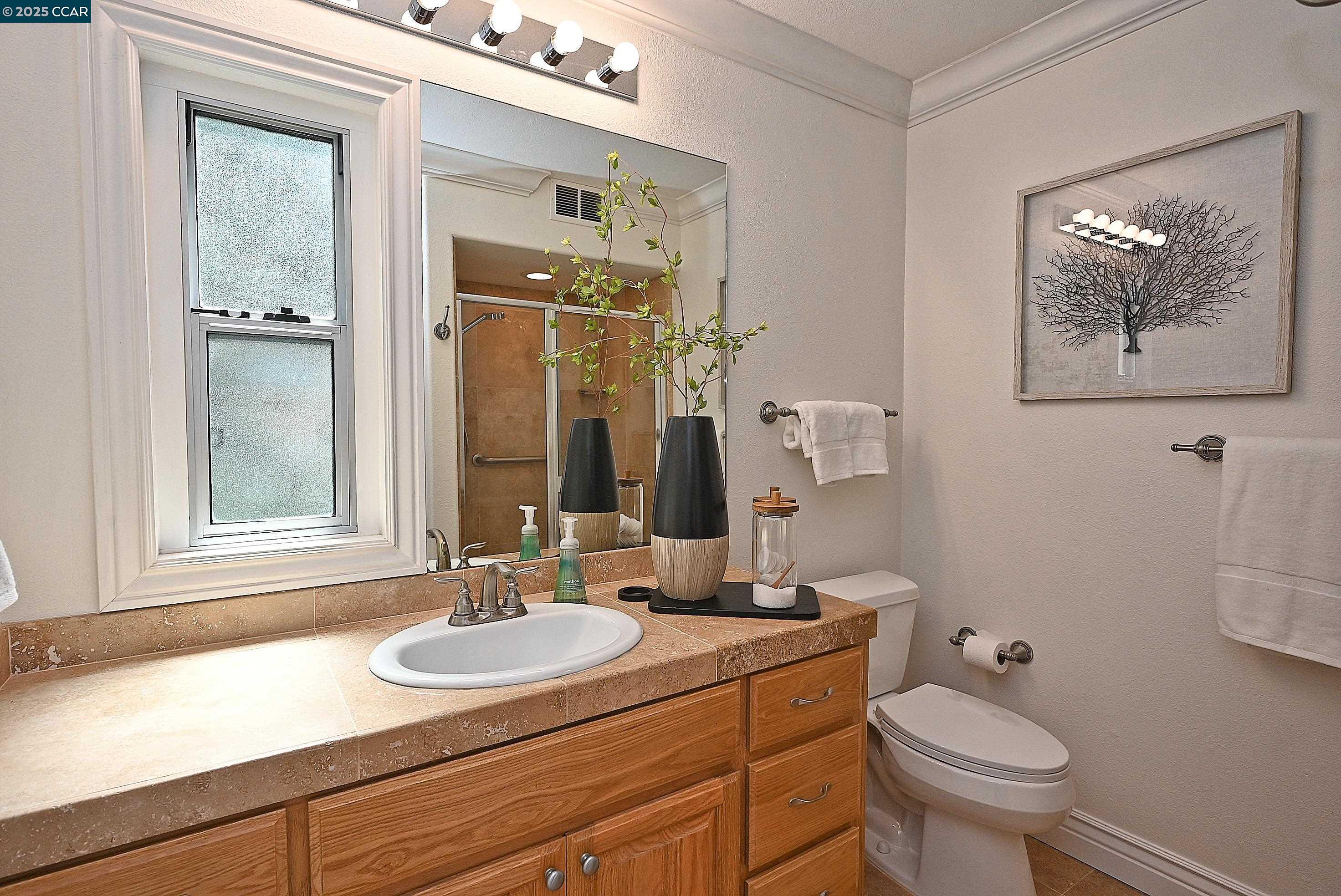 Photo #8: 41107243 Listing: Photo #8