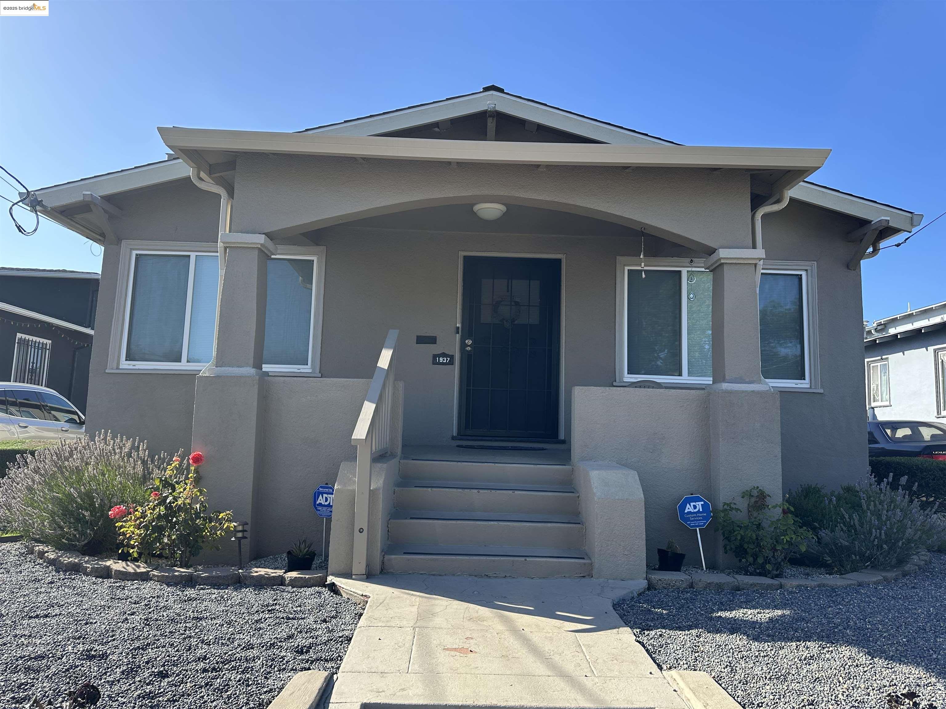 Detail Gallery Image 1 of 56 For 1937 87th Avenue, Oakland,  CA 94621 - 3 Beds | 1 Baths