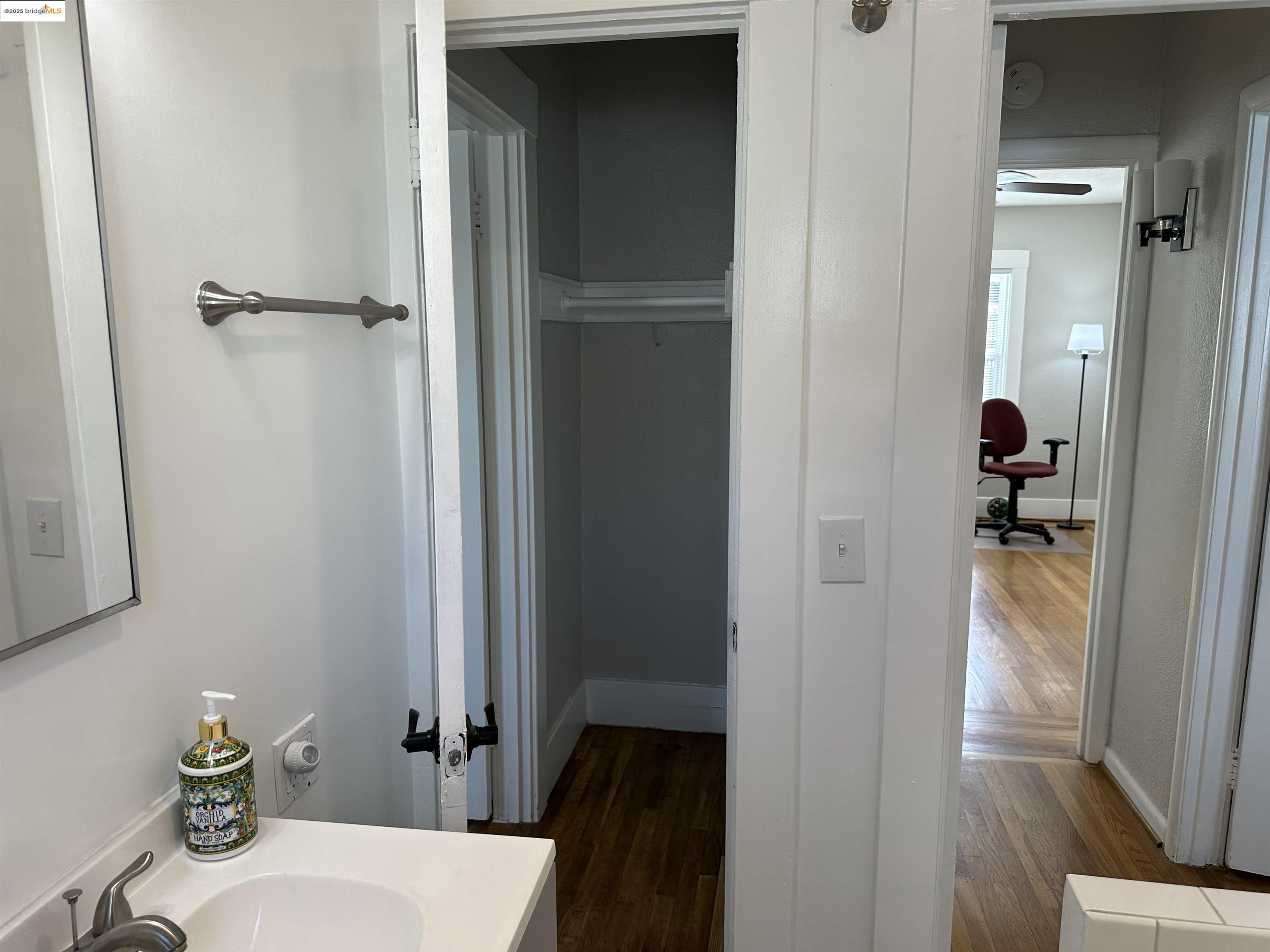 Detail Gallery Image 29 of 56 For 1937 87th Avenue, Oakland,  CA 94621 - 3 Beds | 1 Baths