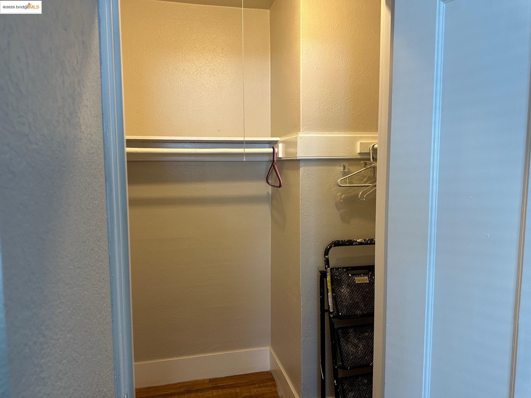 Detail Gallery Image 33 of 56 For 1937 87th Avenue, Oakland,  CA 94621 - 3 Beds | 1 Baths
