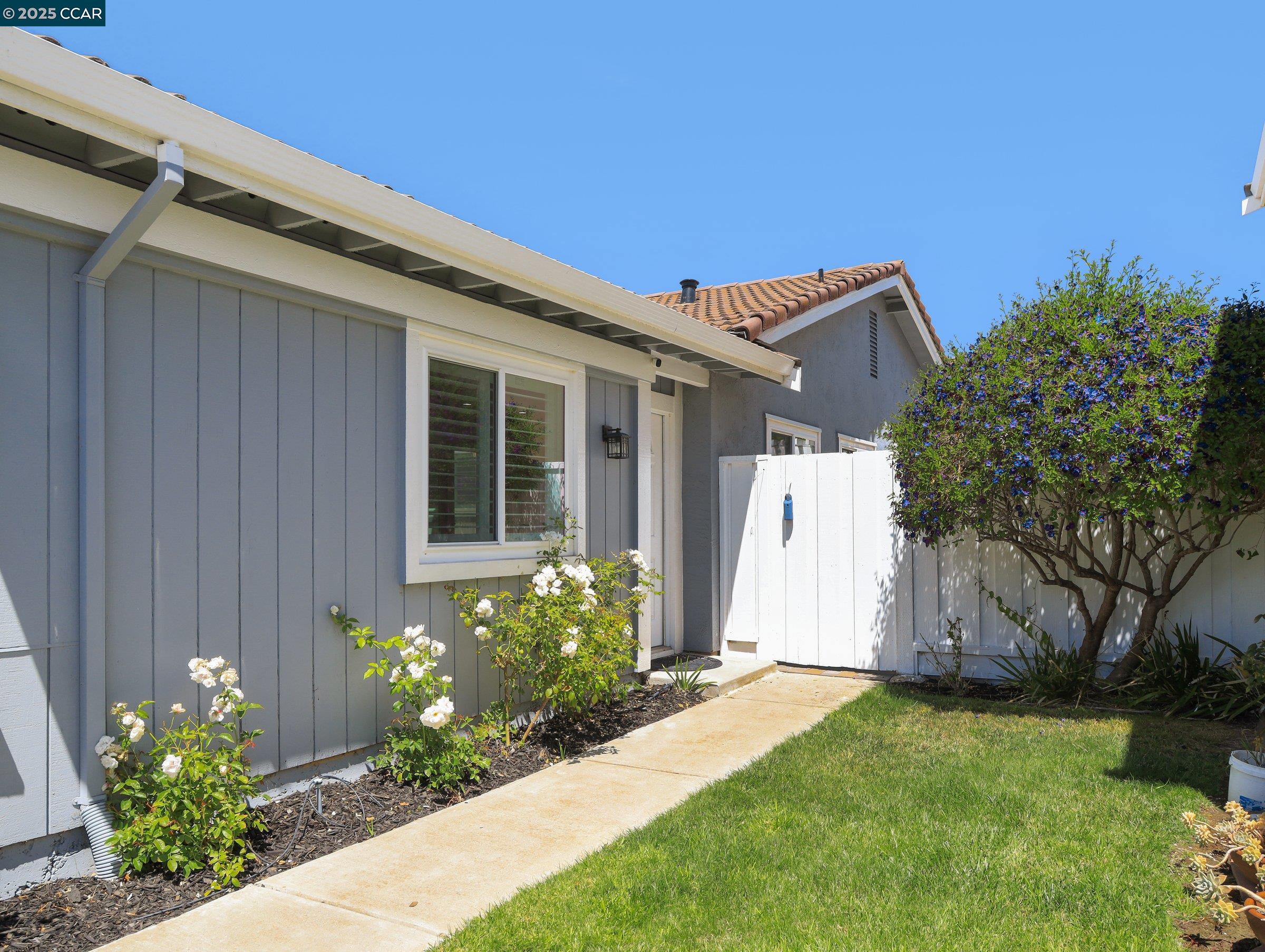 Detail Gallery Image 3 of 55 For 4928 Friar Ave, Fremont,  CA 94555 - 4 Beds | 2 Baths