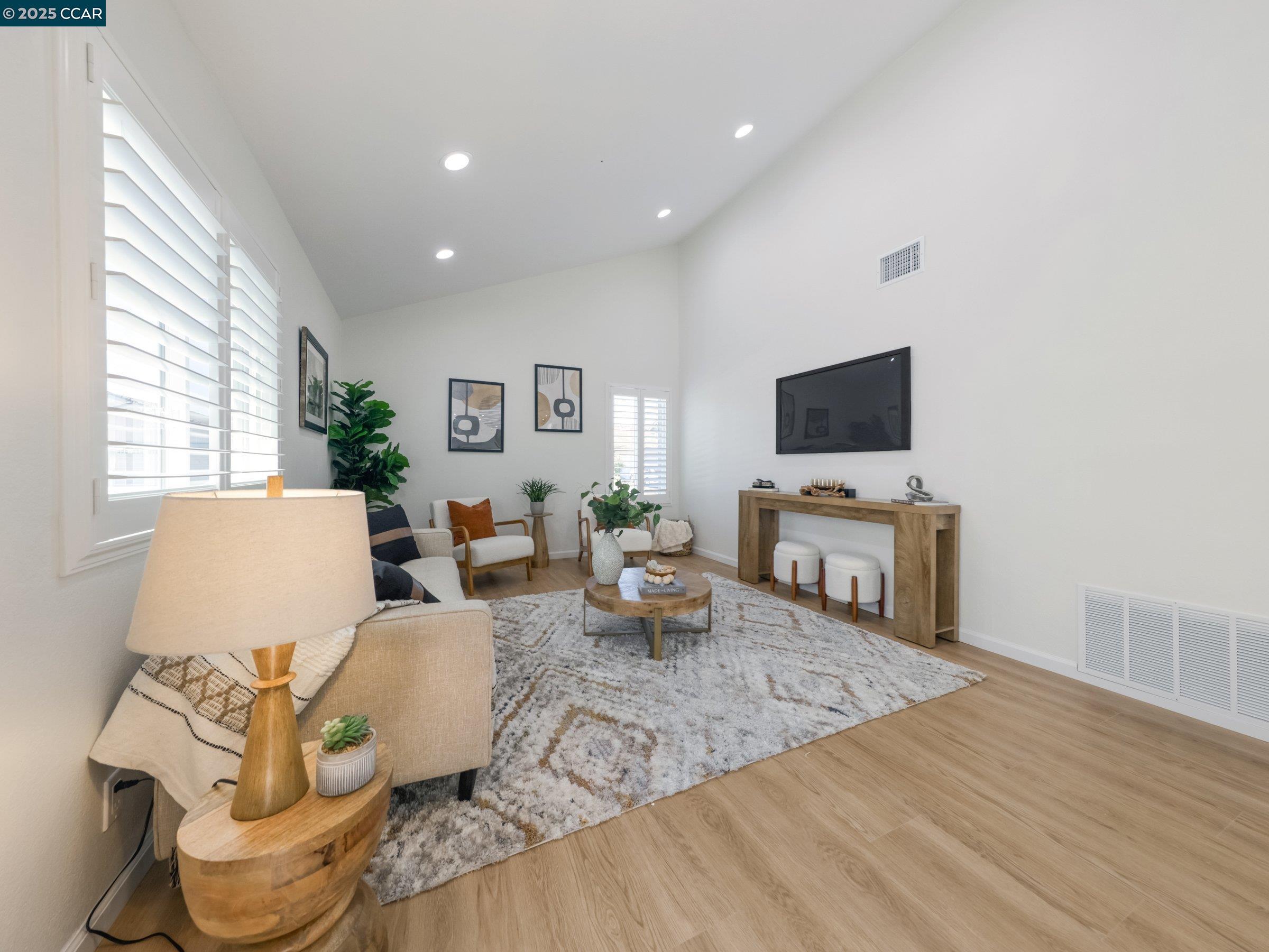 Detail Gallery Image 6 of 55 For 4928 Friar Ave, Fremont,  CA 94555 - 4 Beds | 2 Baths