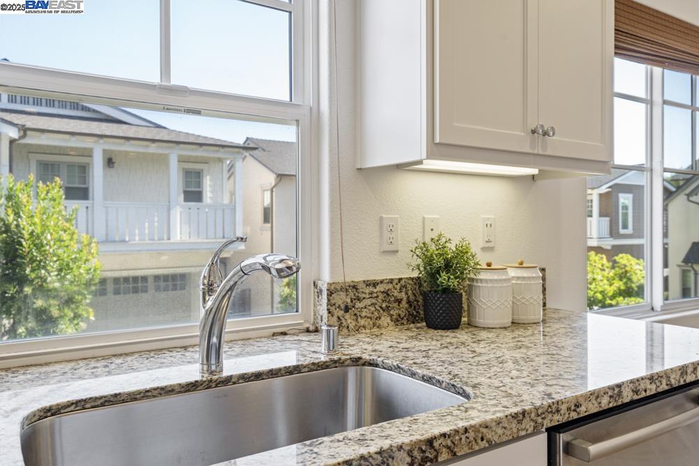 Detail Gallery Image 12 of 52 For 47236 Cavanaugh Cmn, Fremont,  CA 94539 - 4 Beds | 3/1 Baths