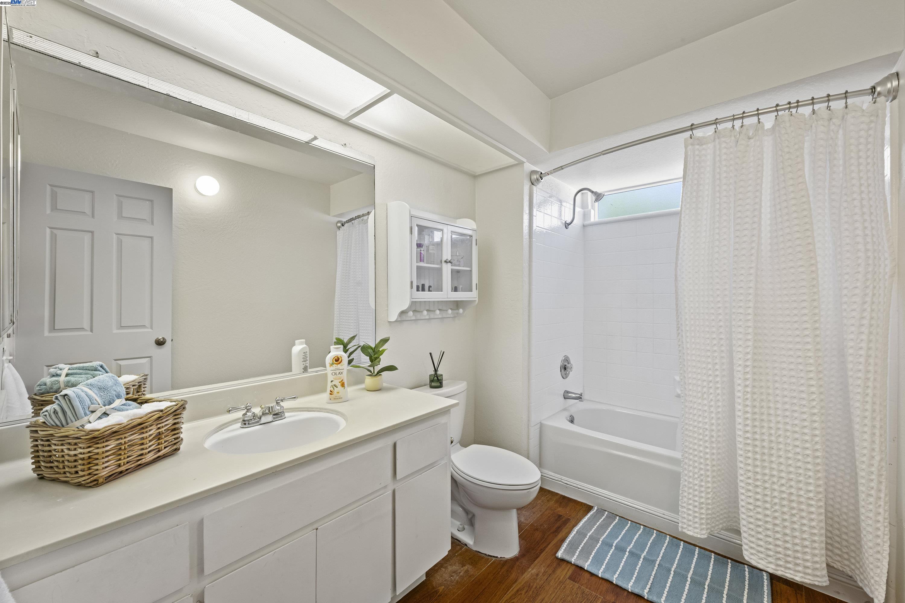 Detail Gallery Image 18 of 32 For 8146 Vomac Ct, Dublin,  CA 94568 - 4 Beds | 2/1 Baths
