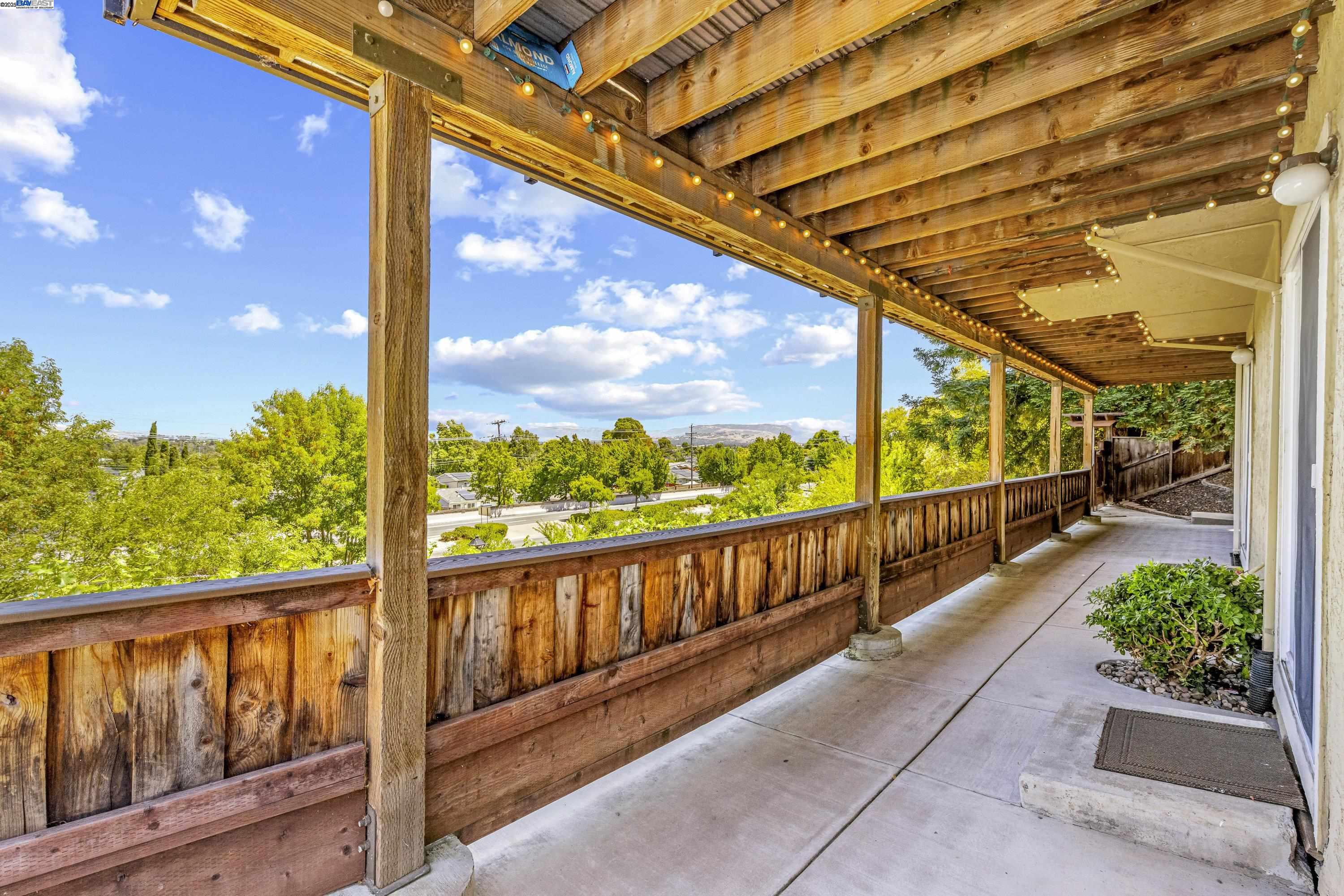 Detail Gallery Image 21 of 32 For 8146 Vomac Ct, Dublin,  CA 94568 - 4 Beds | 2/1 Baths