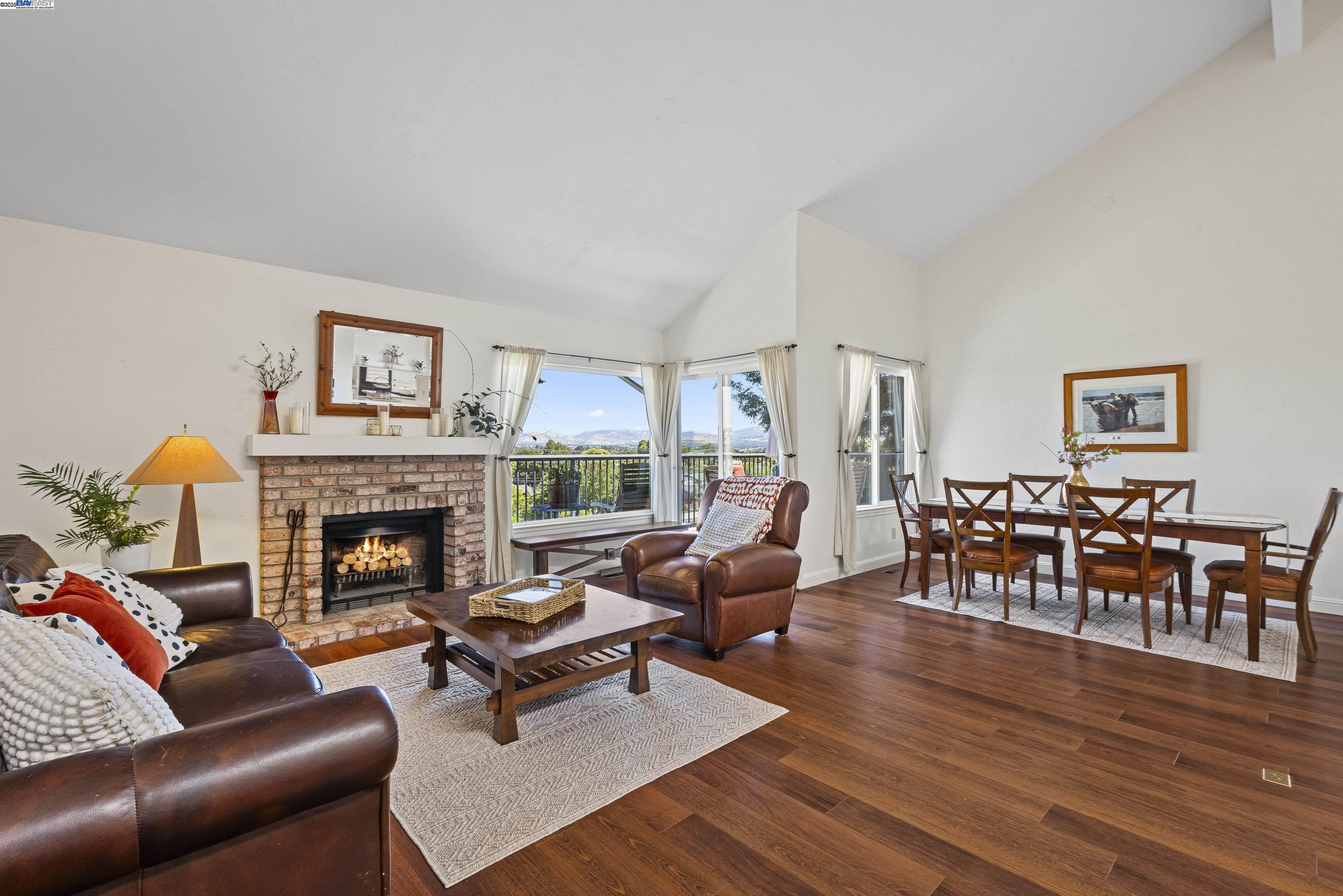 Detail Gallery Image 5 of 32 For 8146 Vomac Ct, Dublin,  CA 94568 - 4 Beds | 2/1 Baths