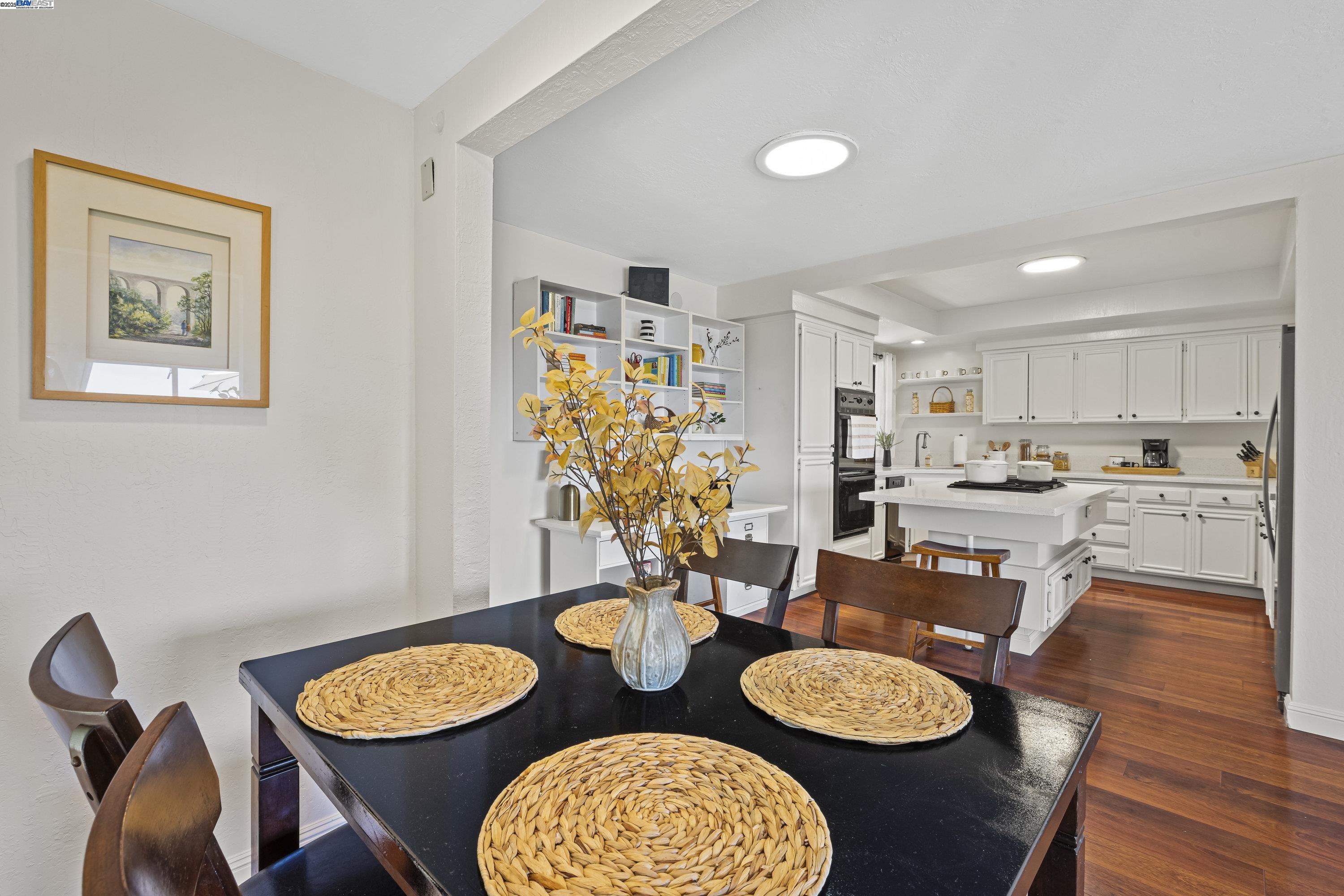 Detail Gallery Image 7 of 32 For 8146 Vomac Ct, Dublin,  CA 94568 - 4 Beds | 2/1 Baths