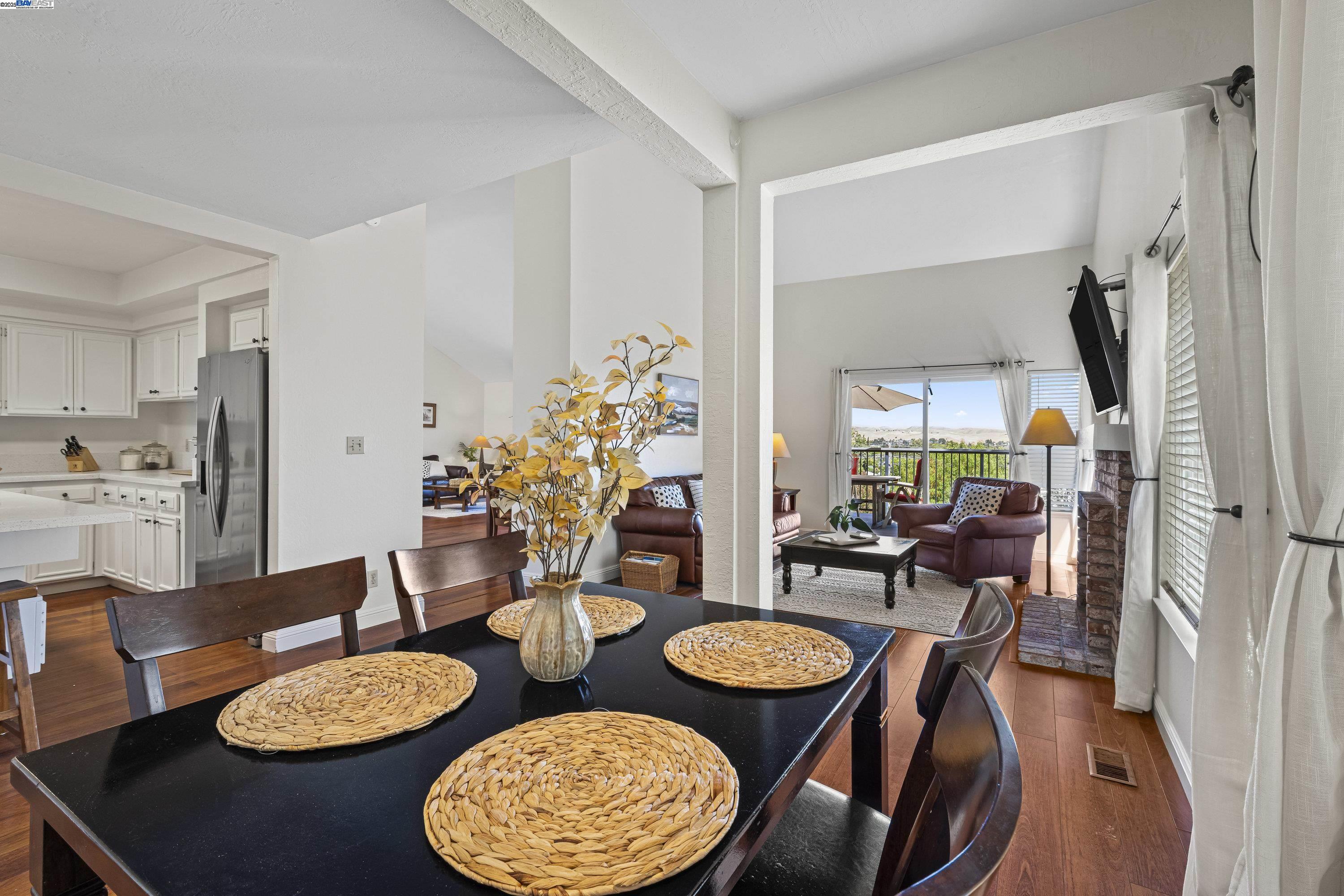 Detail Gallery Image 8 of 32 For 8146 Vomac Ct, Dublin,  CA 94568 - 4 Beds | 2/1 Baths