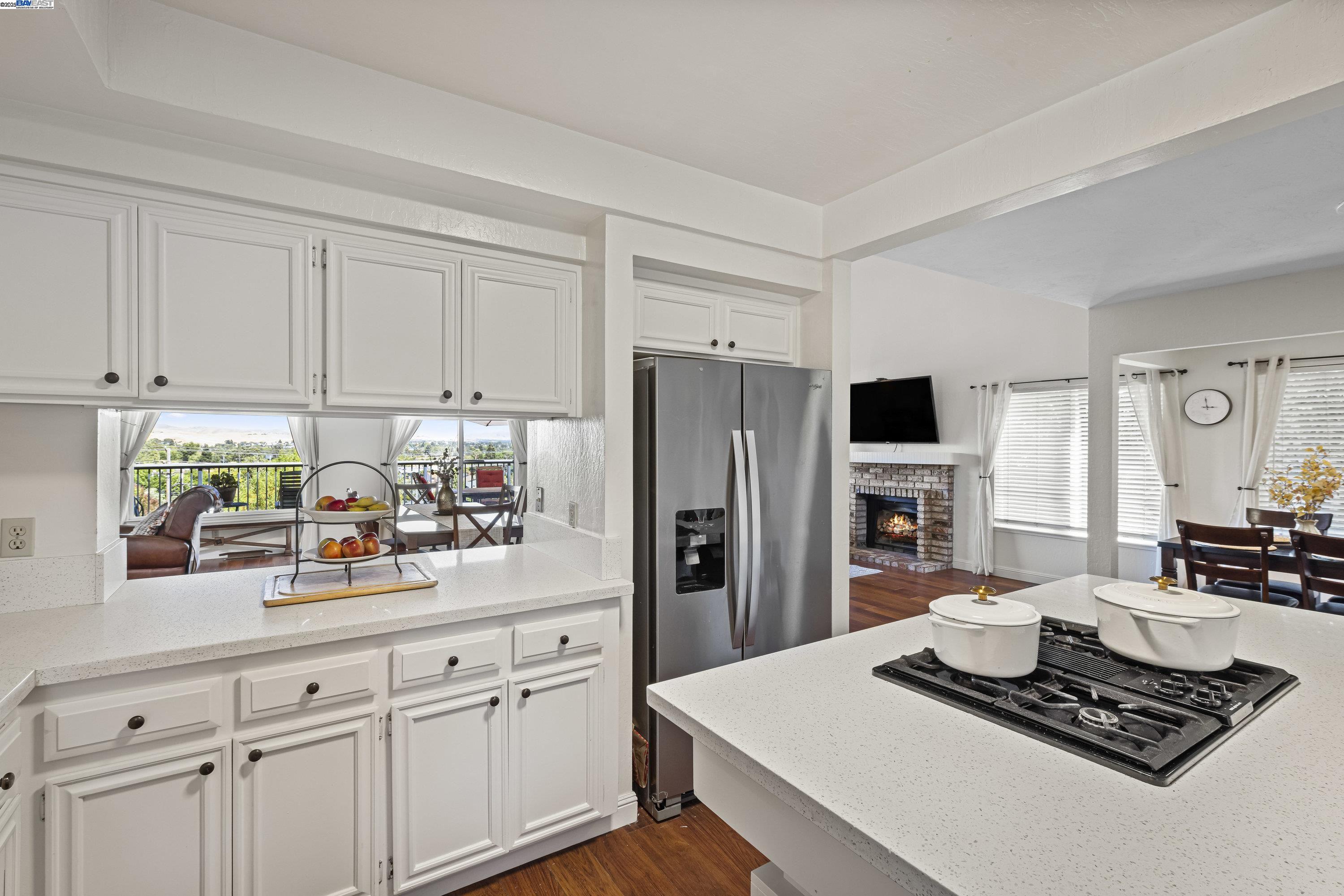 Detail Gallery Image 10 of 32 For 8146 Vomac Ct, Dublin,  CA 94568 - 4 Beds | 2/1 Baths