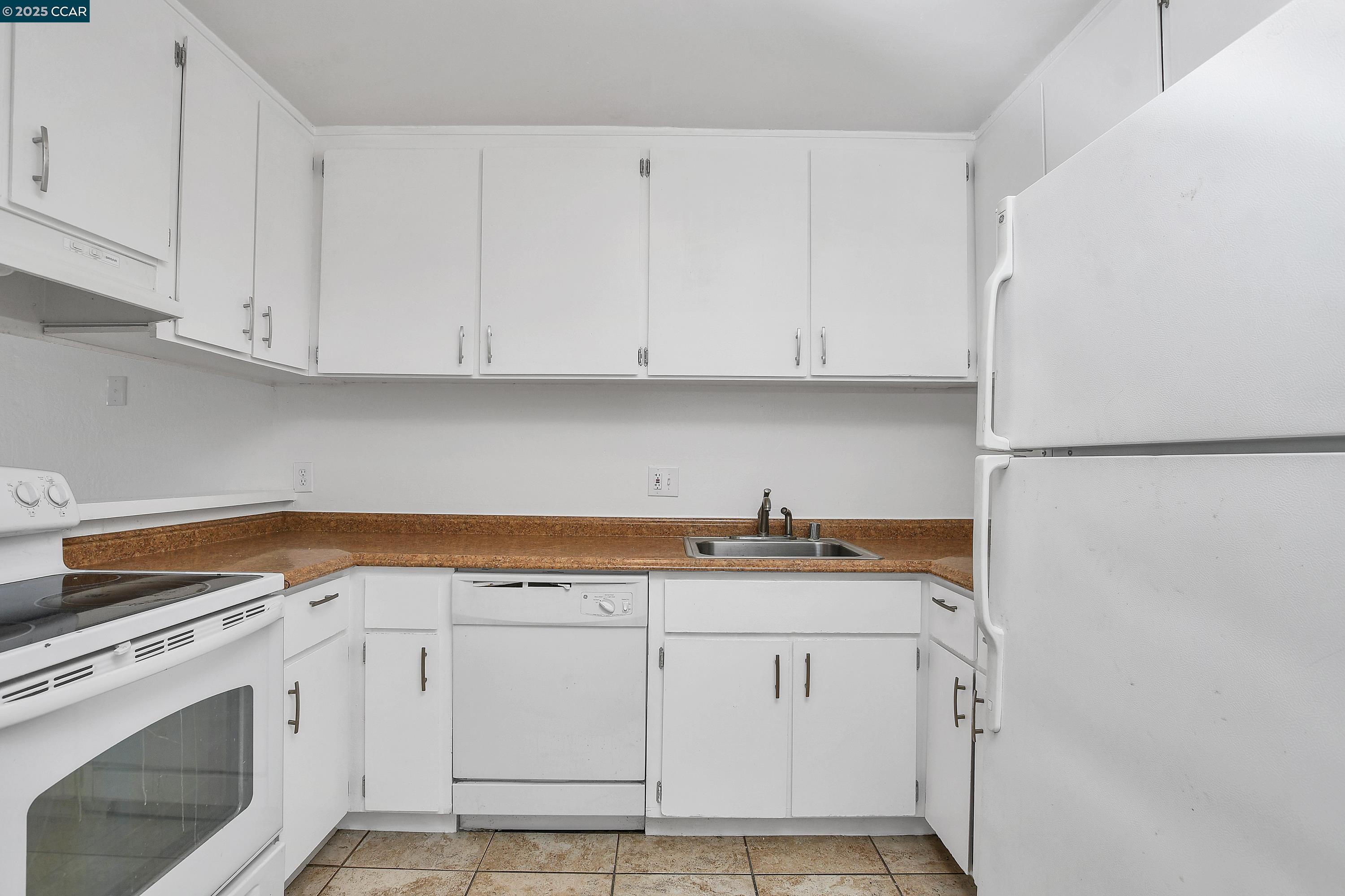 Detail Gallery Image 11 of 28 For 104 Rainier Ln, Antioch,  CA 94509 - 4 Beds | 1/1 Baths