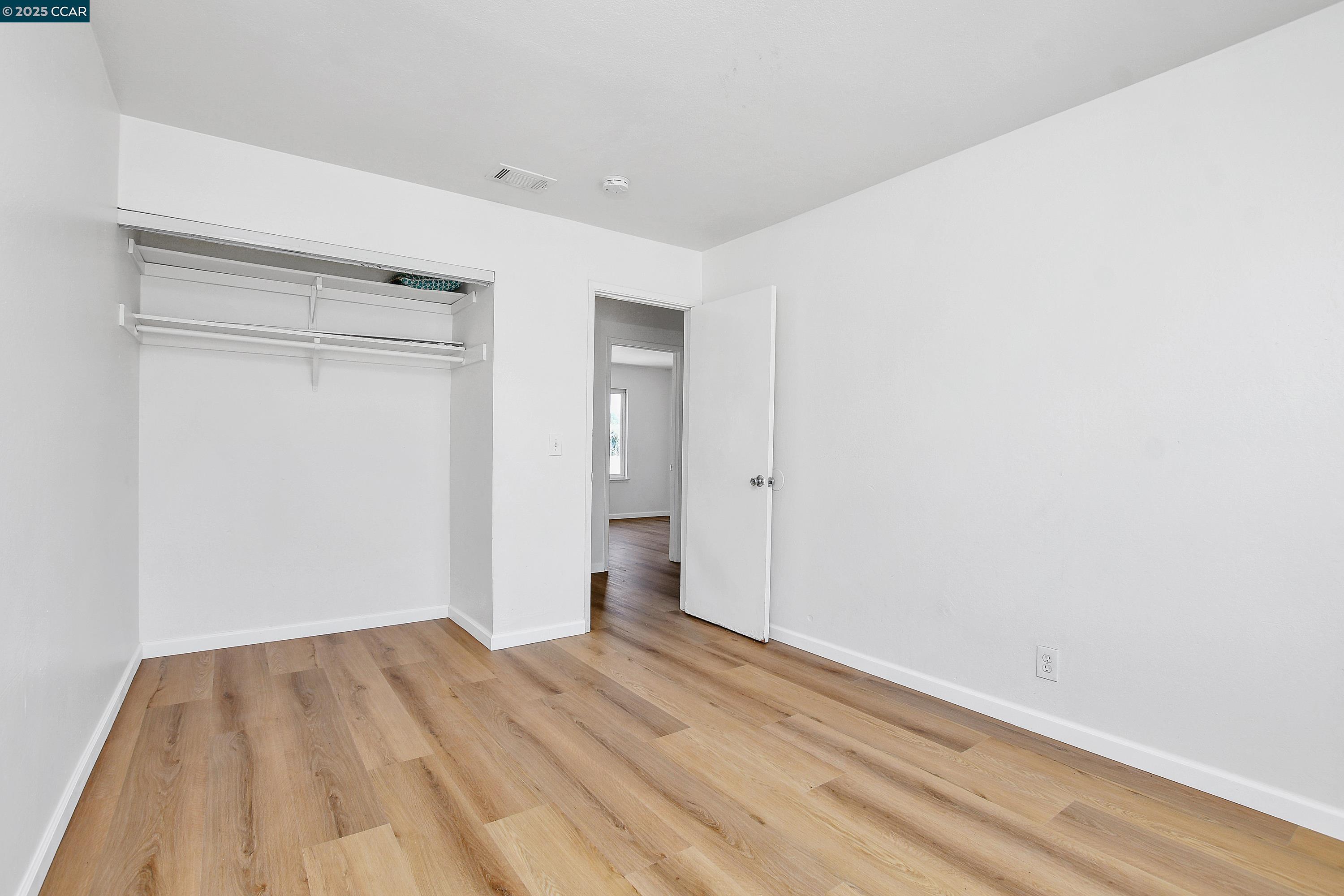 Detail Gallery Image 24 of 28 For 104 Rainier Ln, Antioch,  CA 94509 - 4 Beds | 1/1 Baths