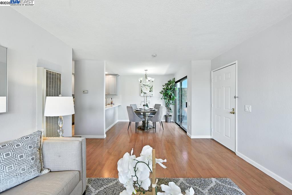 Photo #5: 41107256 Listing 