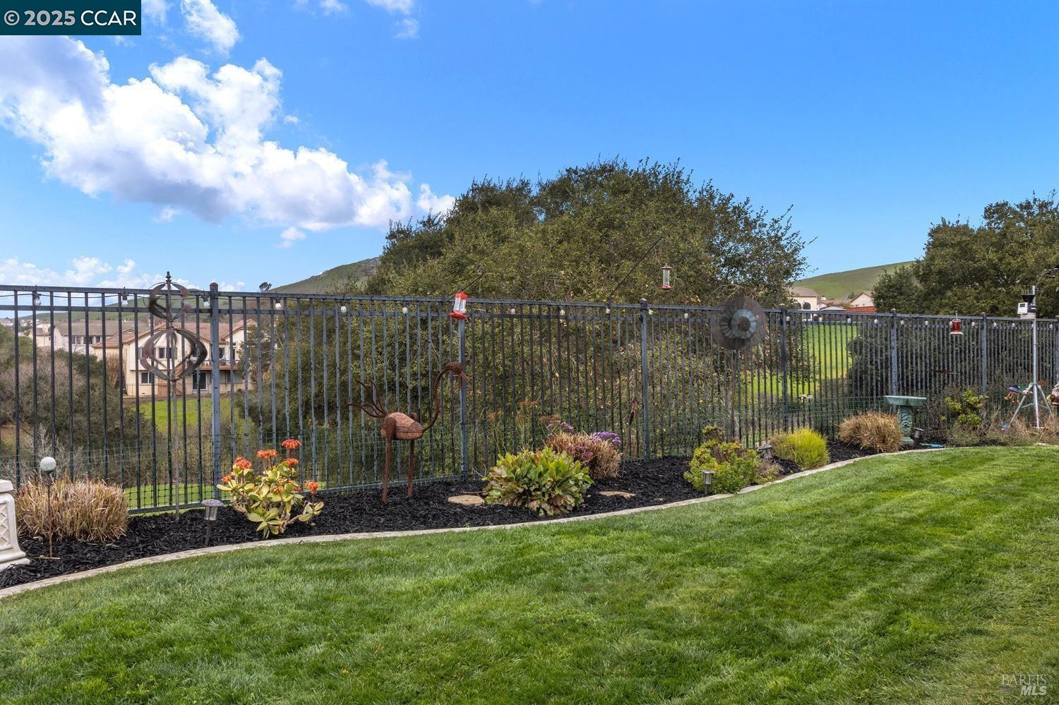 Detail Gallery Image 8 of 18 For 2365 Lansdowne Pl, Vallejo,  CA 94591 - 3 Beds | 2/1 Baths